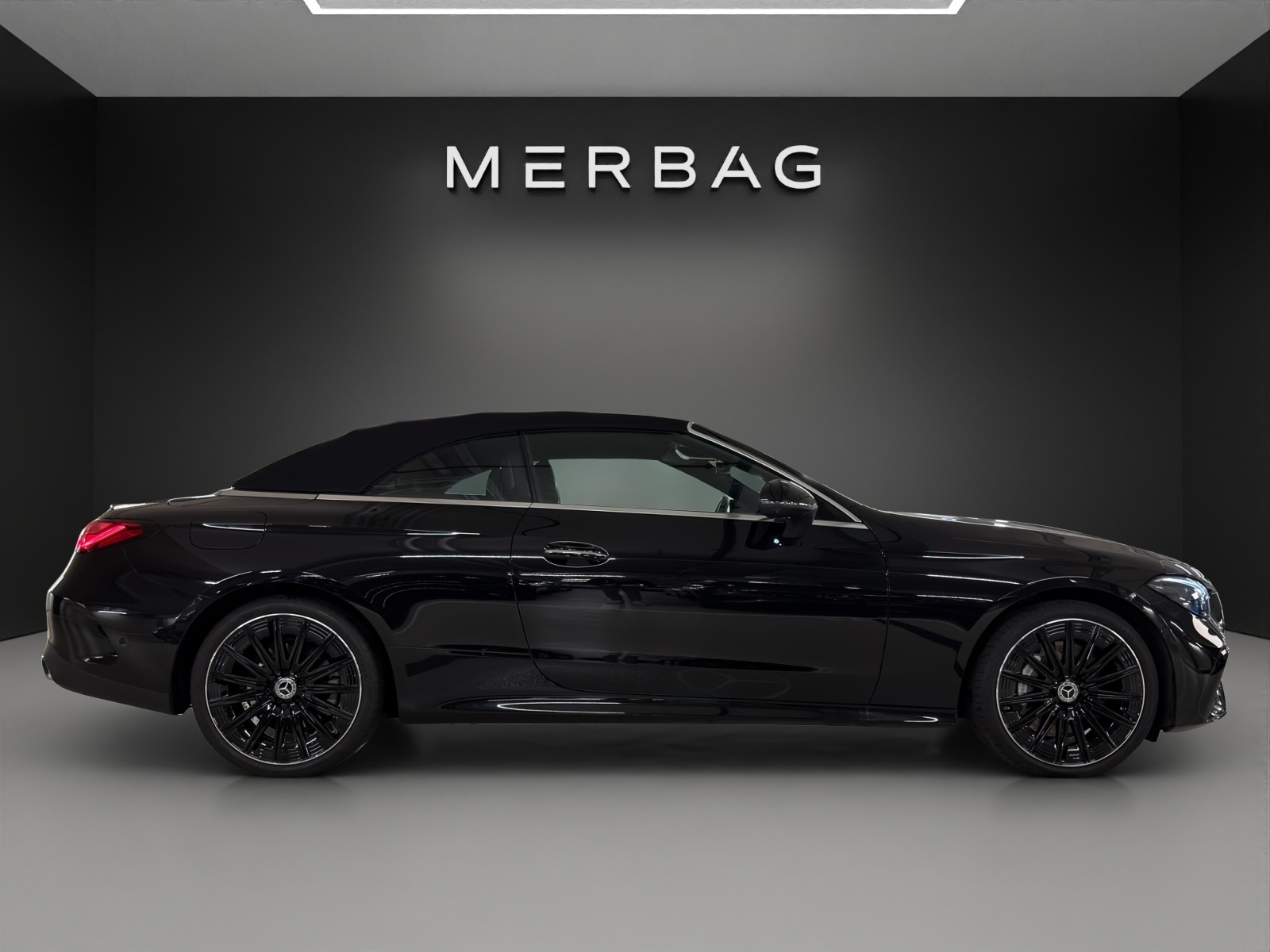 MERCEDES-BENZ CLE 450 Cabrio 4Matic 9G-Tronic-image-5