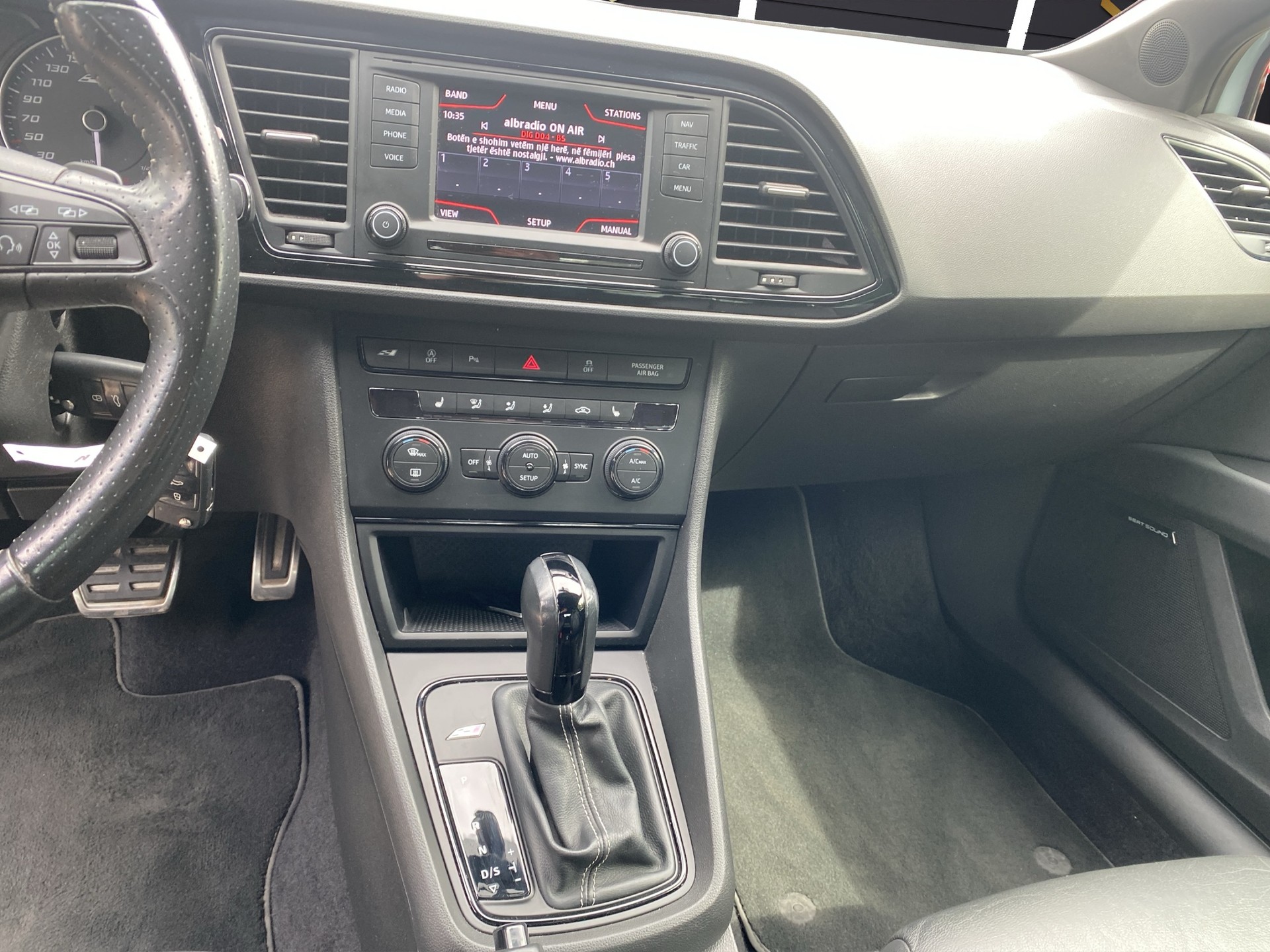 SEAT Leon SC 2.0 TSI Cupra 280 DSG-image-13