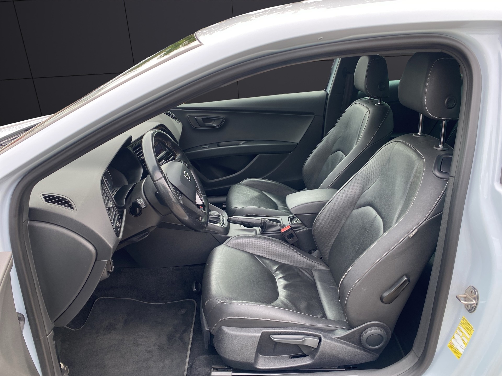SEAT Leon SC 2.0 TSI Cupra 280 DSG-image-9