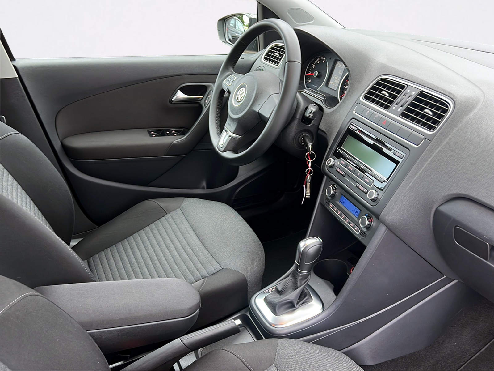 VW Polo 1.4 16V Comfortline DSG-image-2