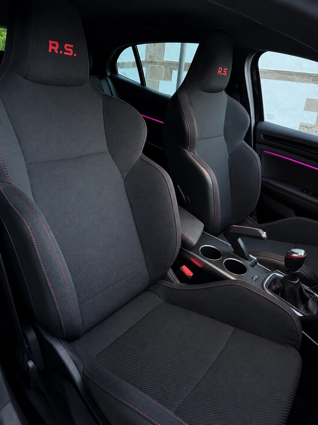 RENAULT Mégane RS 280 Handschalter / Ab MFK / Service gepfleft / 36 Monate Garantie exkl. / 8 Fach/LED/Sportsitze/BOSE /Rückfahrkamera-image-10
