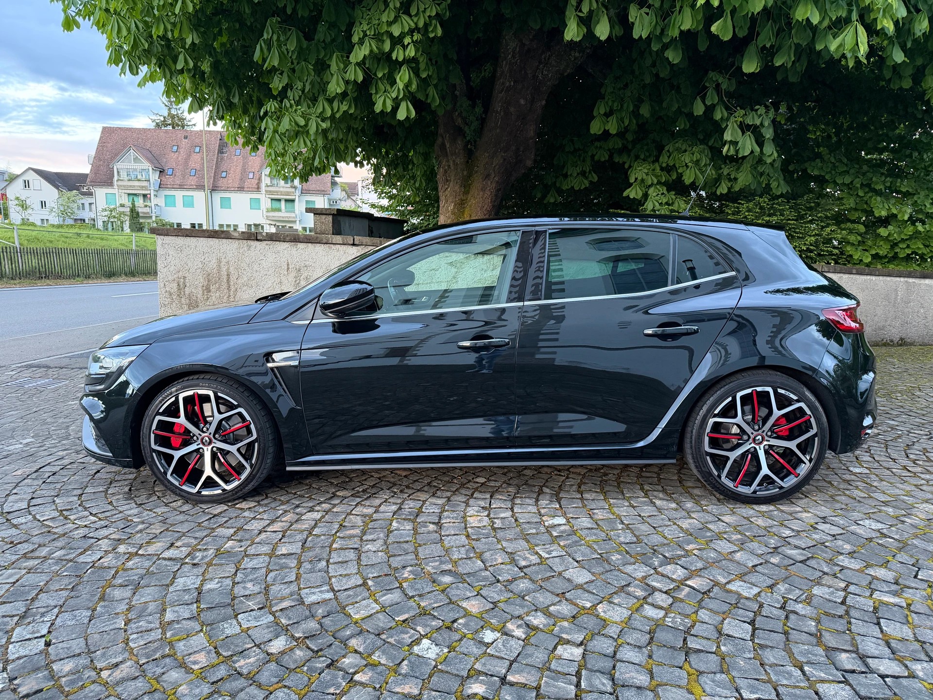 RENAULT Mégane RS 280 Handschalter / Ab MFK / Service gepfleft / 36 Monate Garantie exkl. / 8 Fach/LED/Sportsitze/BOSE /Rückfahrkamera-image-7