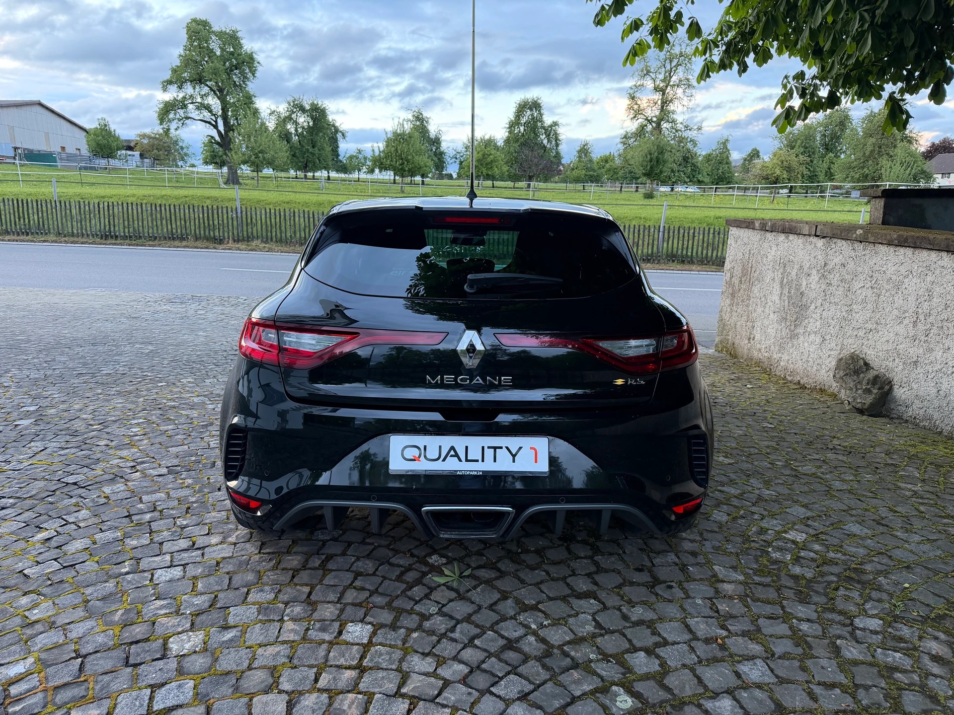 RENAULT Mégane RS 280 Handschalter / Ab MFK / Service gepfleft / 36 Monate Garantie exkl. / 8 Fach/LED/Sportsitze/BOSE /Rückfahrkamera-image-5
