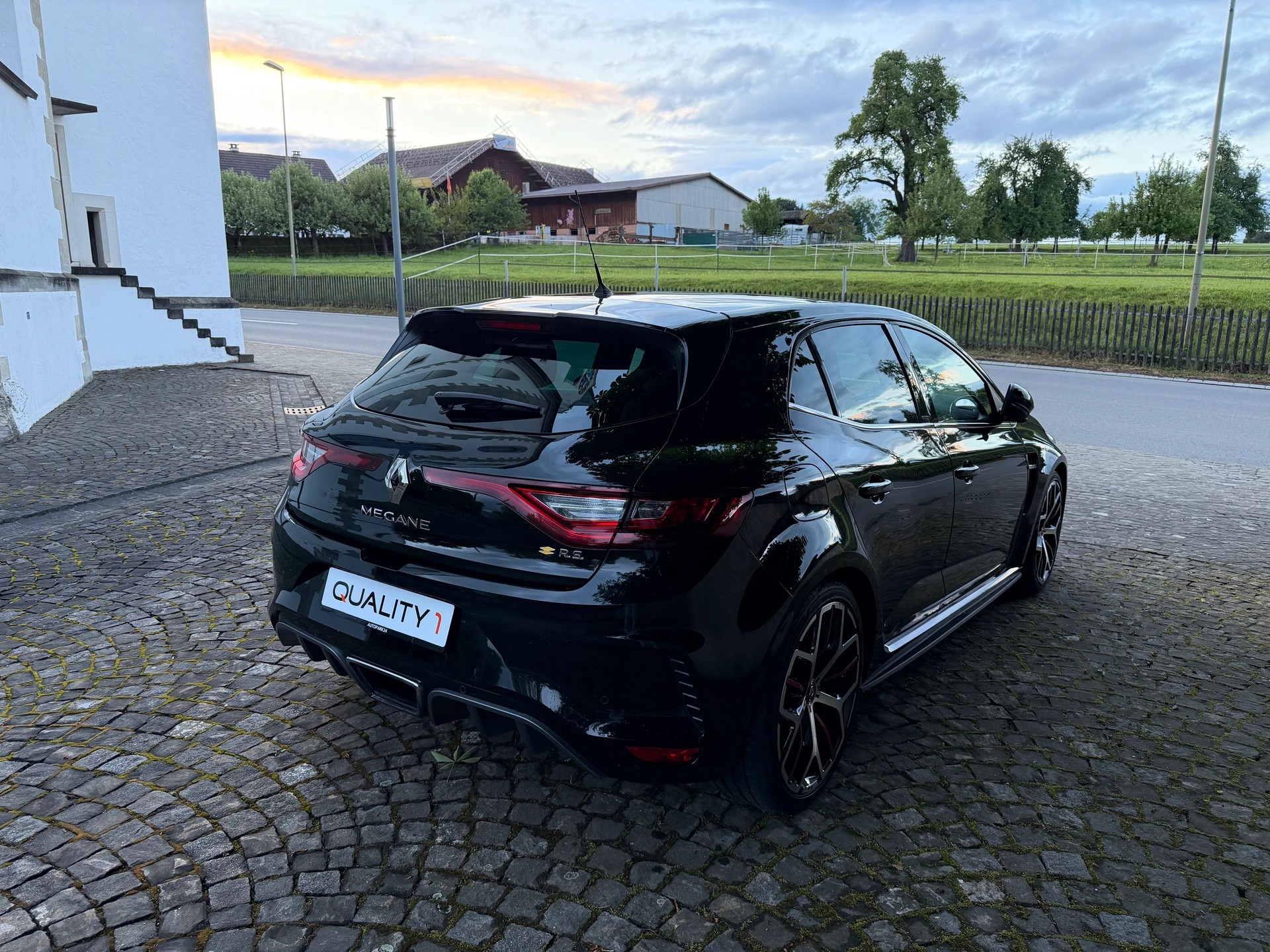 RENAULT Mégane RS 280 Handschalter / Ab MFK / Service gepfleft / 36 Monate Garantie exkl. / 8 Fach/LED/Sportsitze/BOSE /Rückfahrkamera-image-4
