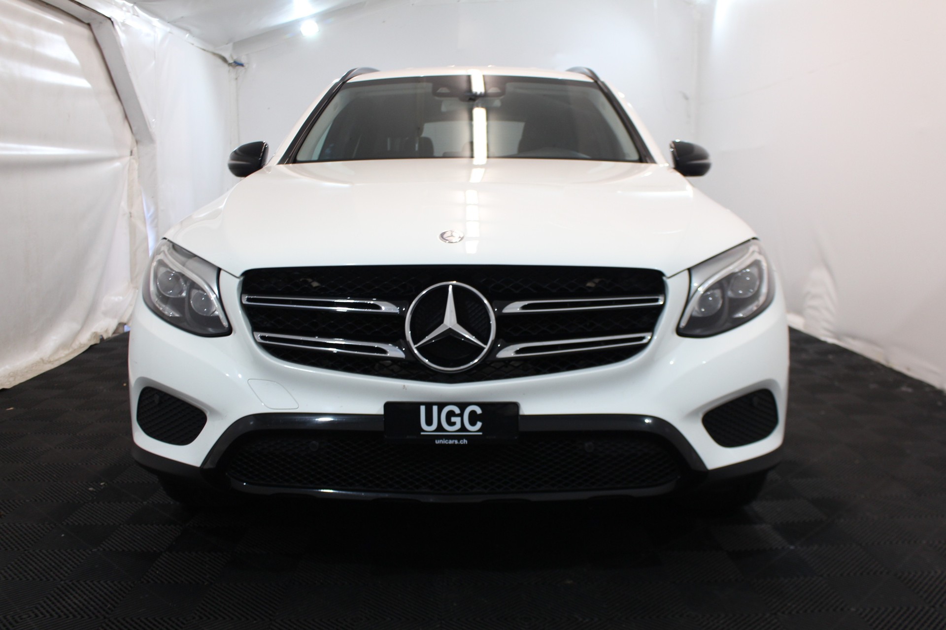 MERCEDES-BENZ GLC 250 d Exclusive 4m-showroom-element-1