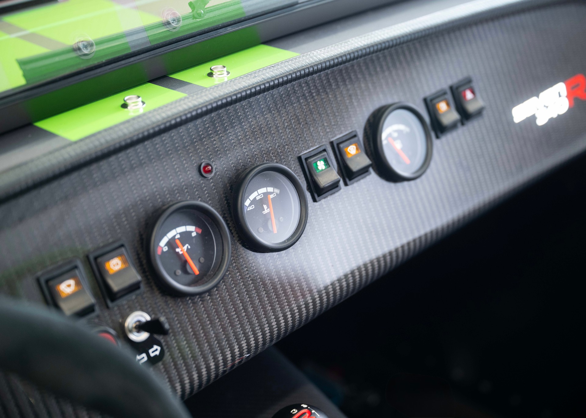 CATERHAM Seven 340R SV (MY26, Swiss new car, Chainmail Silver exclusive paint, Signature Sport Hex seats, 24-month factory warranty)-image-30