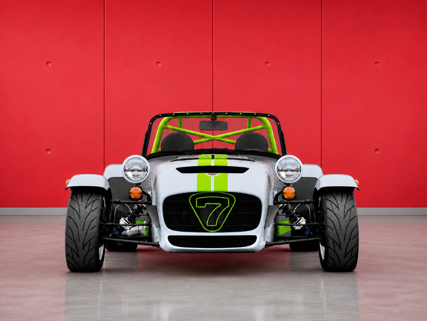 CATERHAM Seven 340R SV (MY26, Swiss new car, Chainmail Silver paint, Signature Sport Hex seats, 24-month factory warranty)-image-2