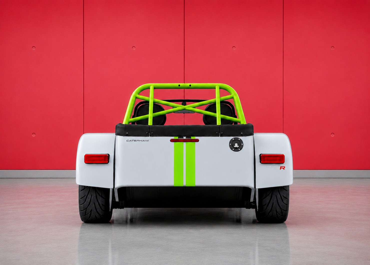CATERHAM Seven 340R SV (MY26, Swiss new car, Chainmail Silver paint, Signature Sport Hex seats, 24-month factory warranty)-image-3