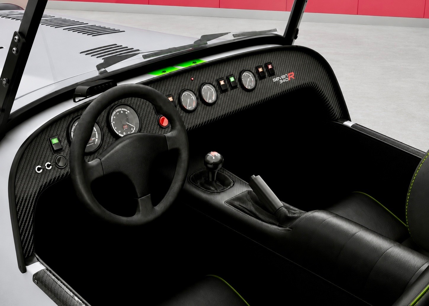 CATERHAM Seven 340R SV (MY26, Swiss new car, Chainmail Silver paint, Signature Sport Hex seats, 24-month factory warranty)-image-6