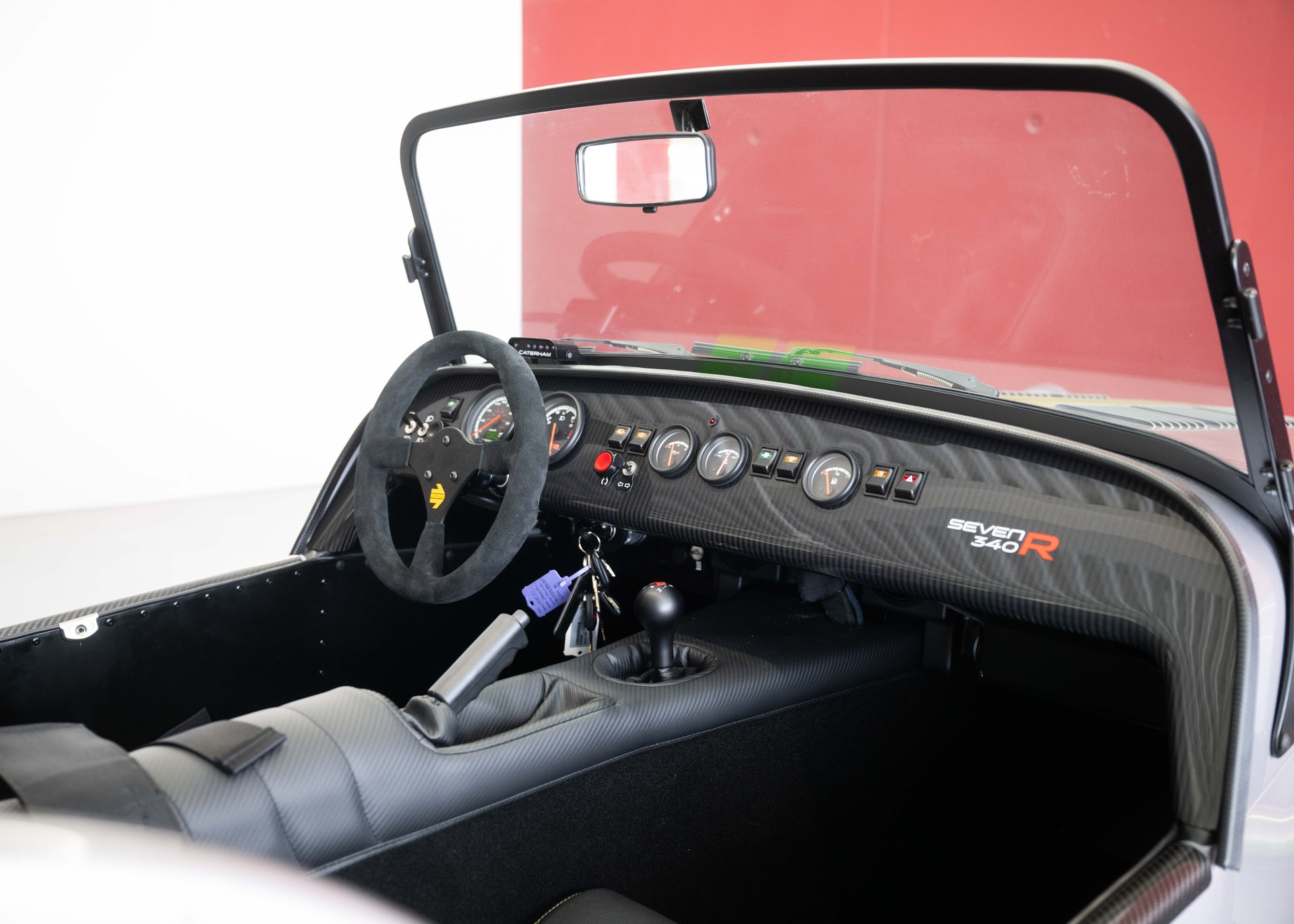 CATERHAM Seven 340R SV (MY26, Swiss new car, Chainmail Silver exclusive paint, Signature Sport Hex seats, 24-month factory warranty)-image-19