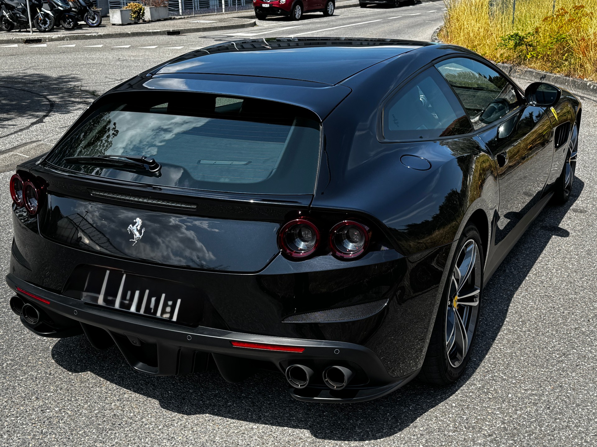 FERRARI GTC 4 Lusso-showroom-element-3