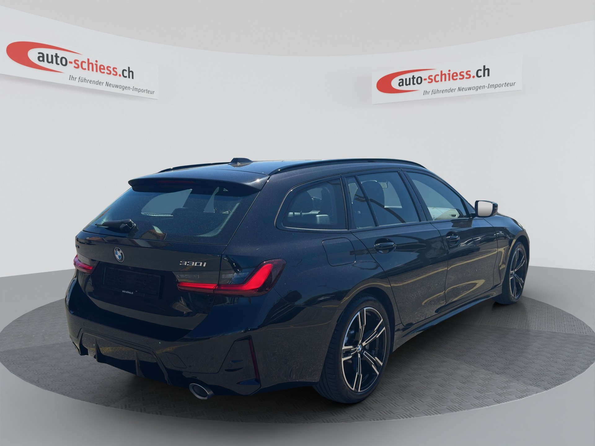 BMW 330i M Sport xDrive Steptronic Shadow Line-image-5