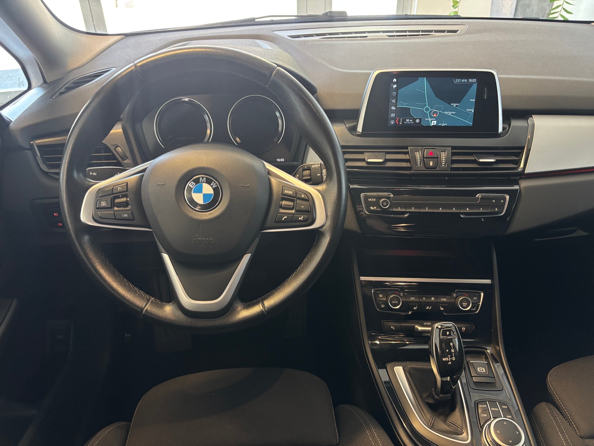 BMW 218d xDrive Gran Tourer Steptronic-image-13