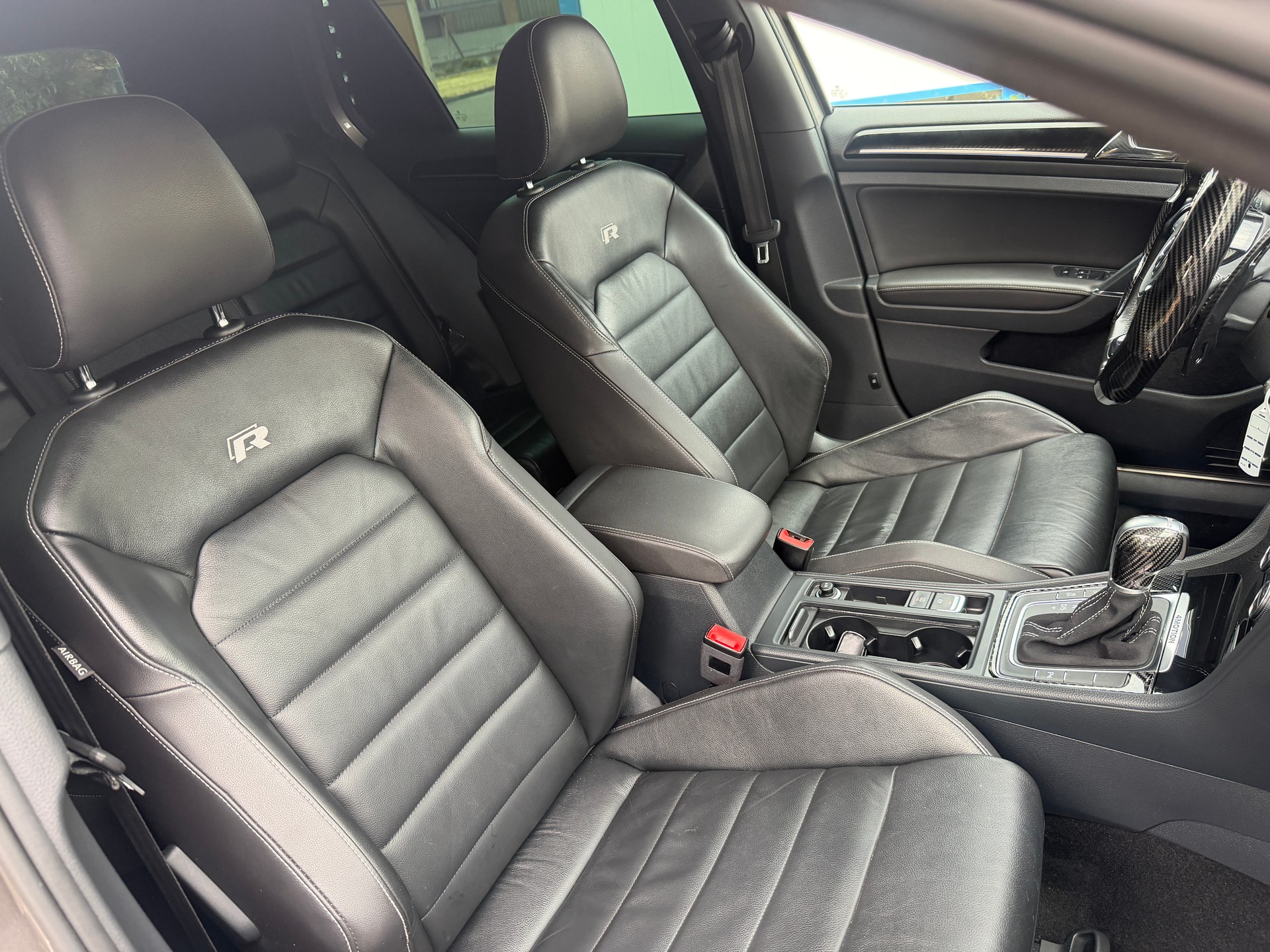 VW Golf 2.0 TSI R 4Motion DSG-showroom-element-2