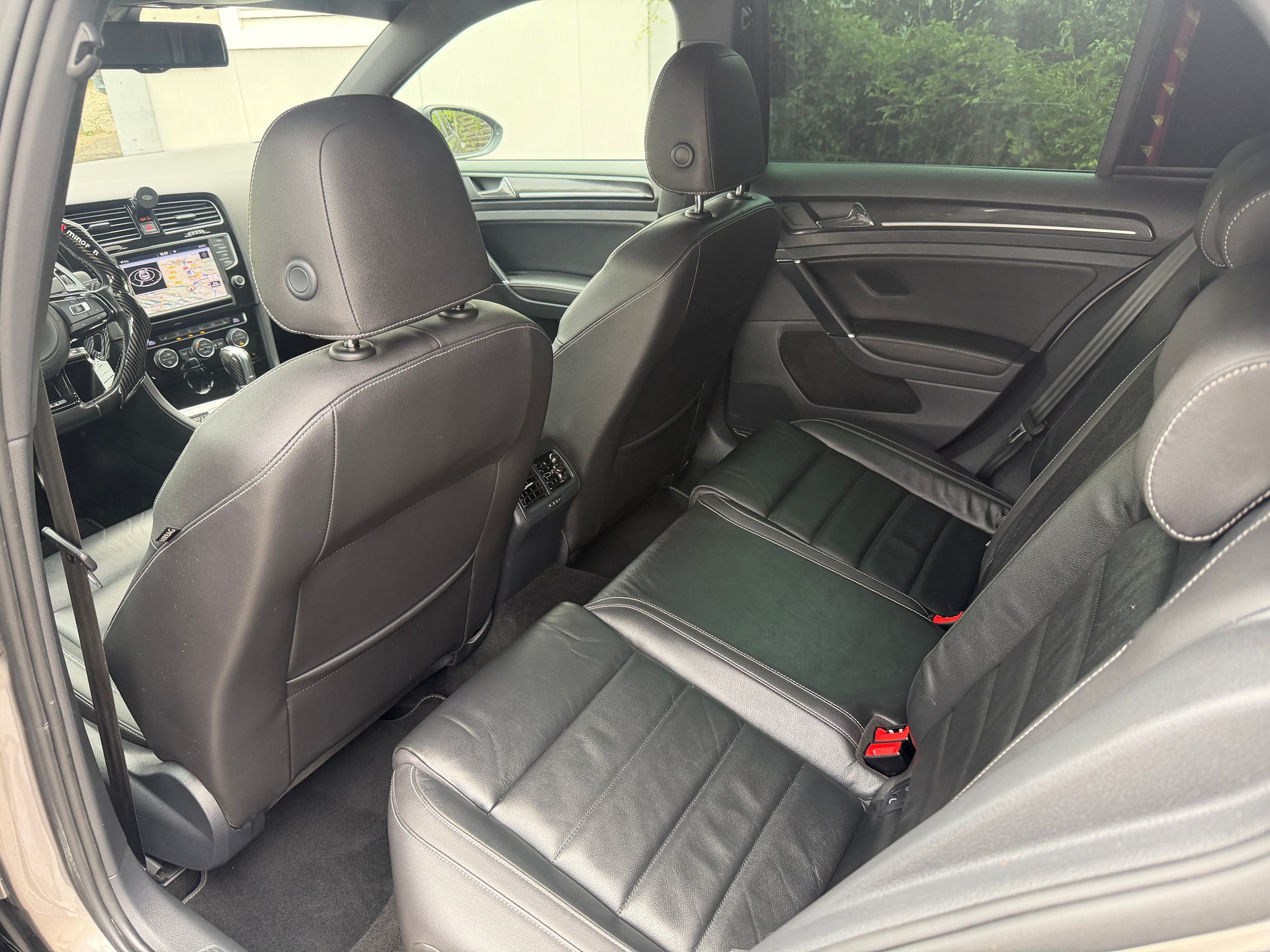 VW Golf 2.0 TSI R 4Motion DSG-image-13