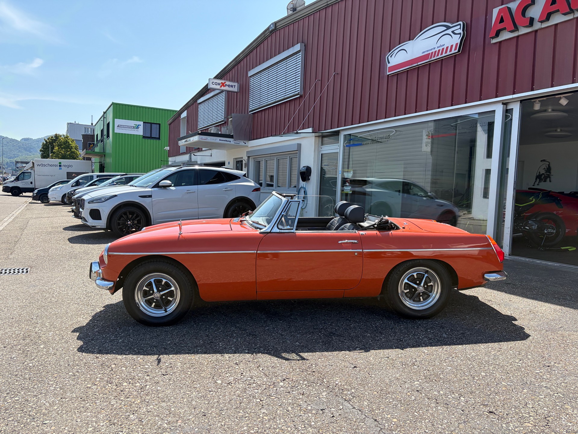 MG MGB-showroom-element-3