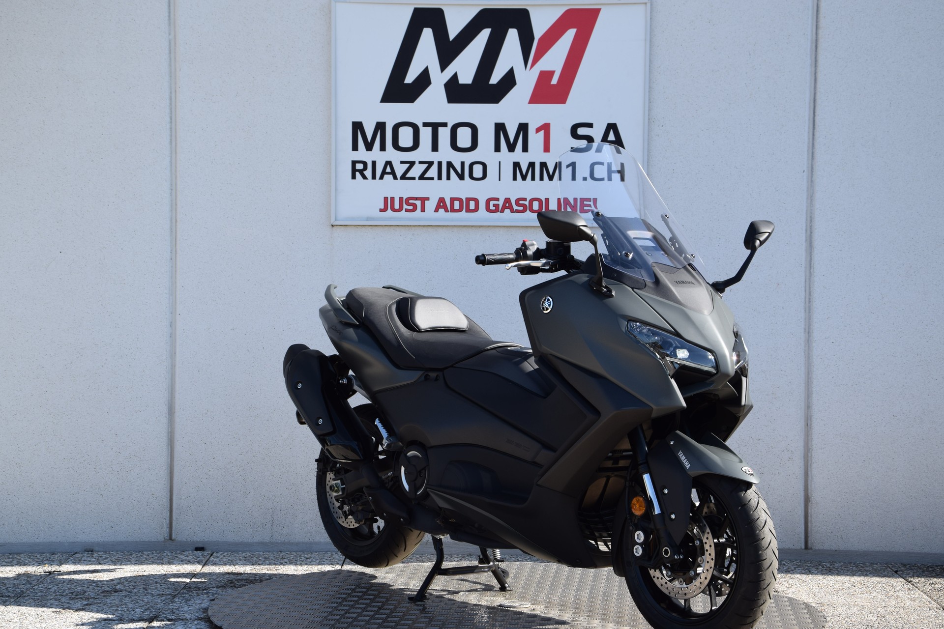 YAMAHA T-MAX 560-image-1