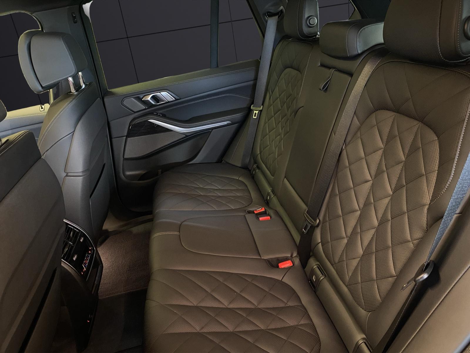 BMW X5 30d xDrive SAG-image-12