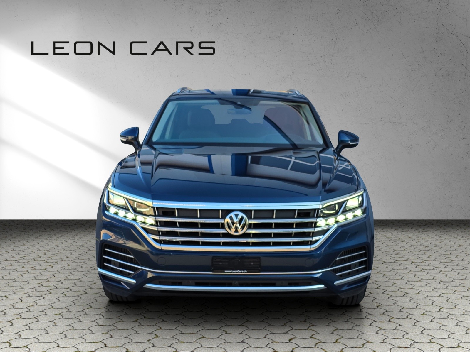 VW Touareg 3.0 TSI Elegance Tiptronic mit Luftfederung-showroom-element-1