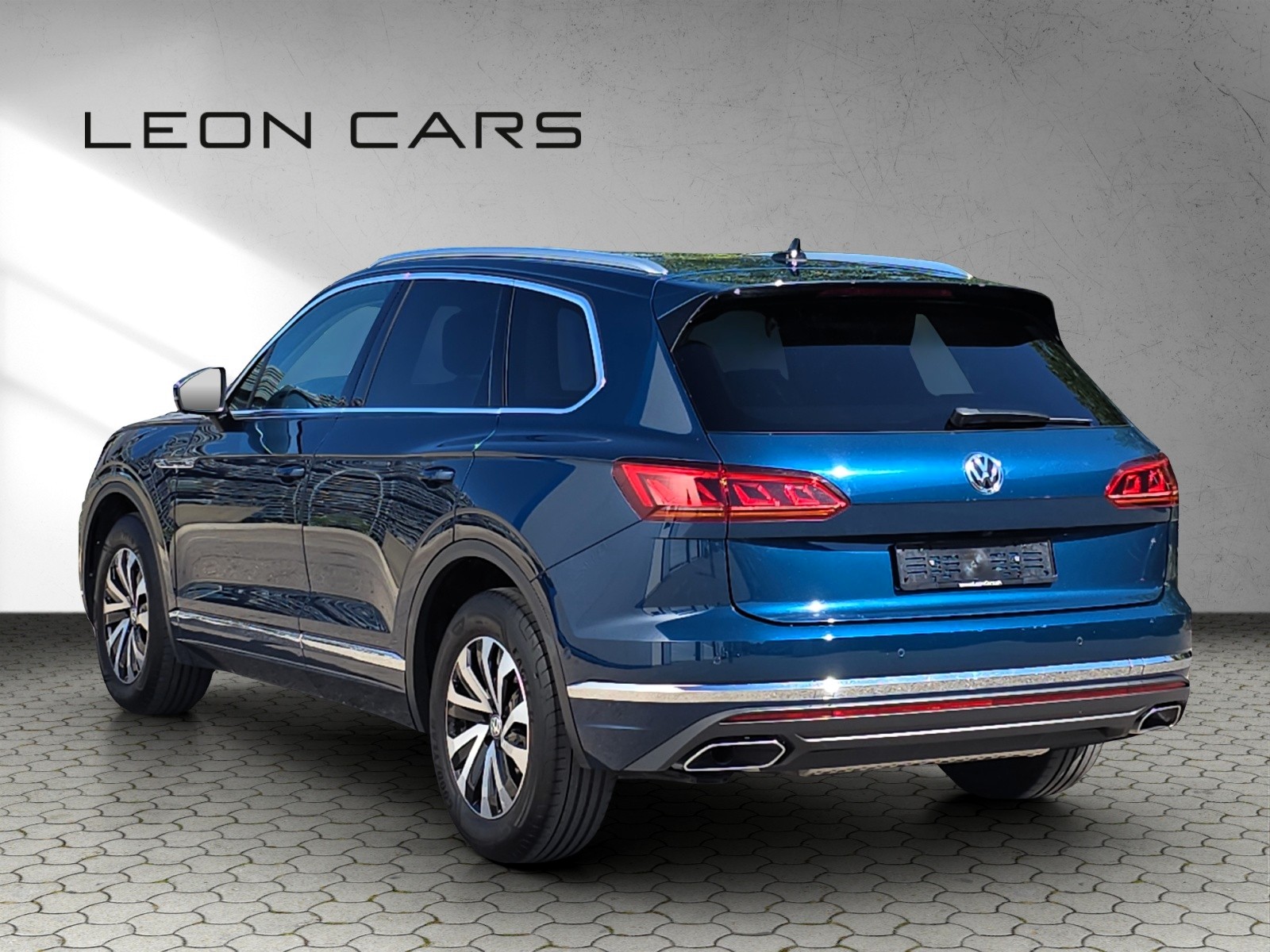 VW Touareg 3.0 TSI Elegance Tiptronic mit Luftfederung-image-6