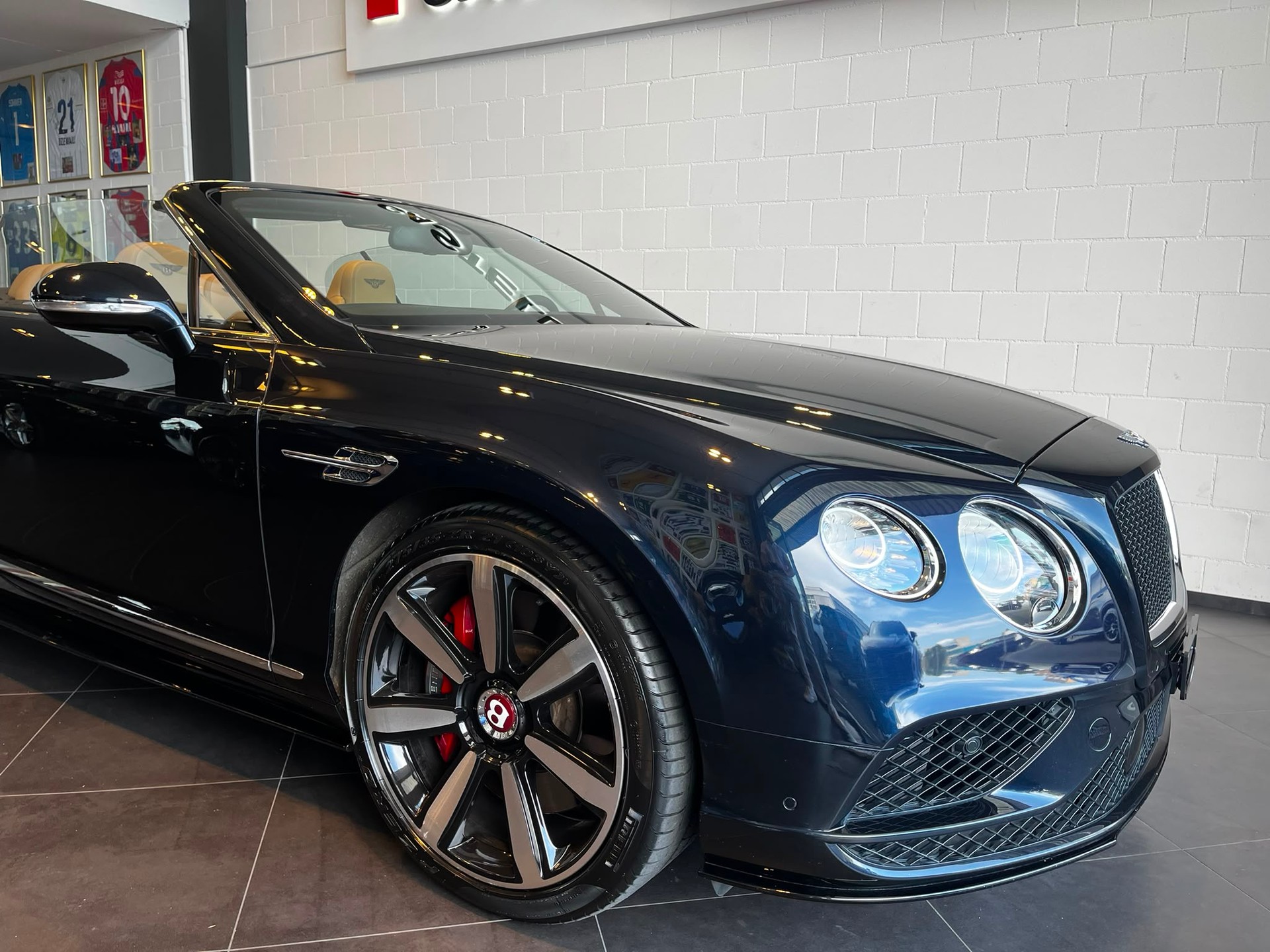 BENTLEY Continental GTC 4.0 V8 S-showroom-element-1