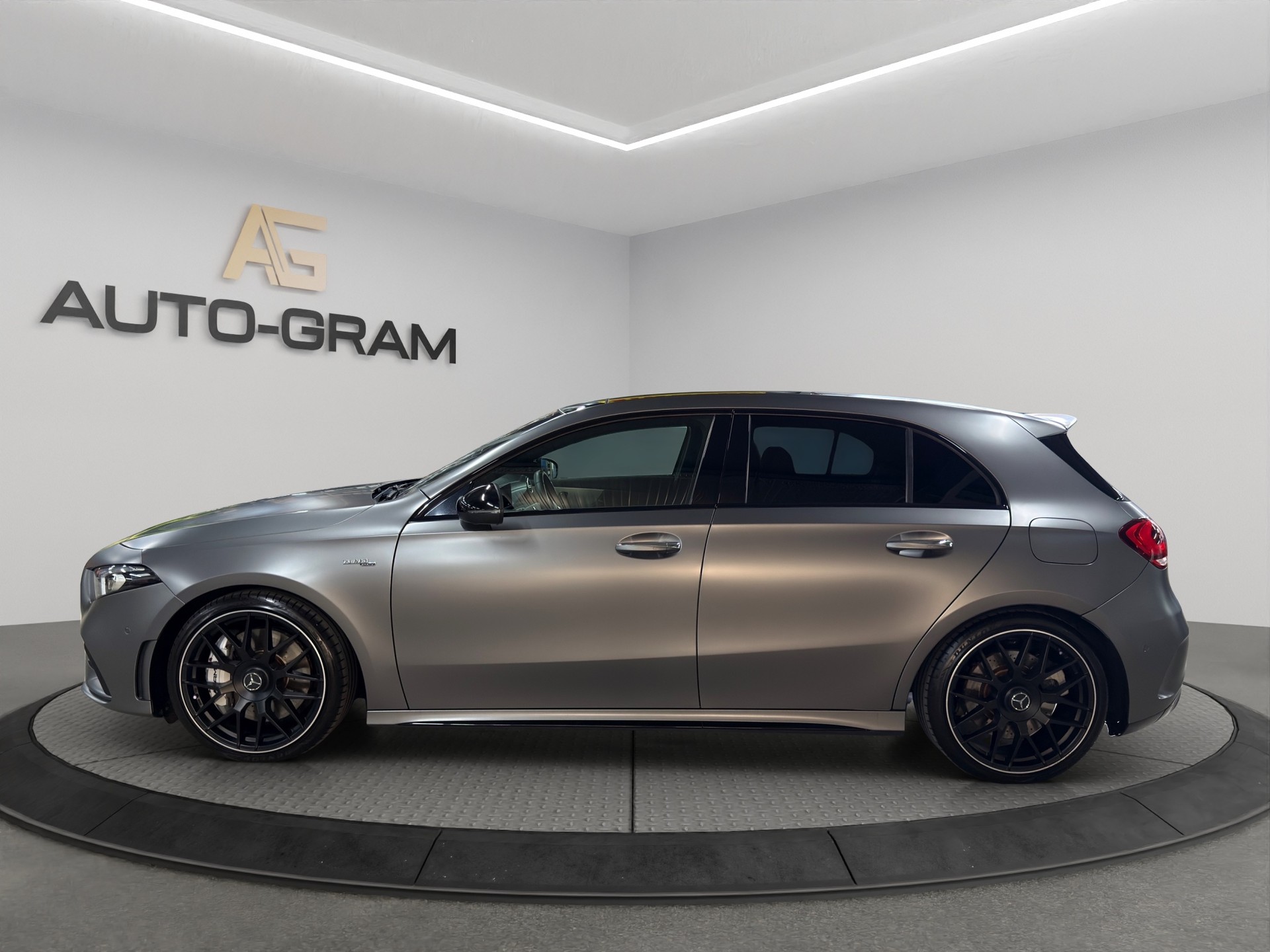 MERCEDES-BENZ A 35 AMG 4Matic Edition 1 Speedshift-showroom-element-1
