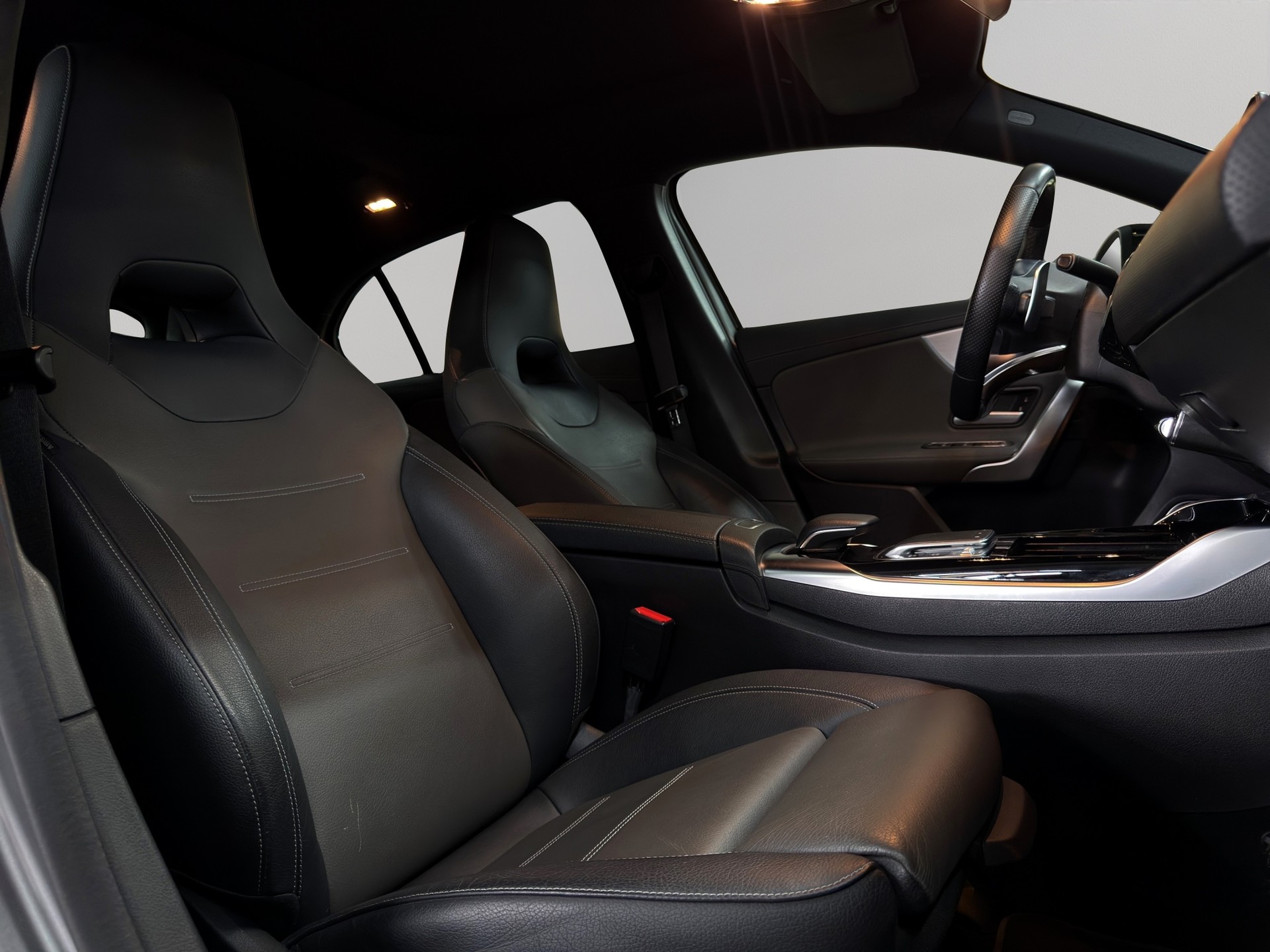 MERCEDES-BENZ A 35 AMG 4Matic Edition 1 Speedshift-image-13