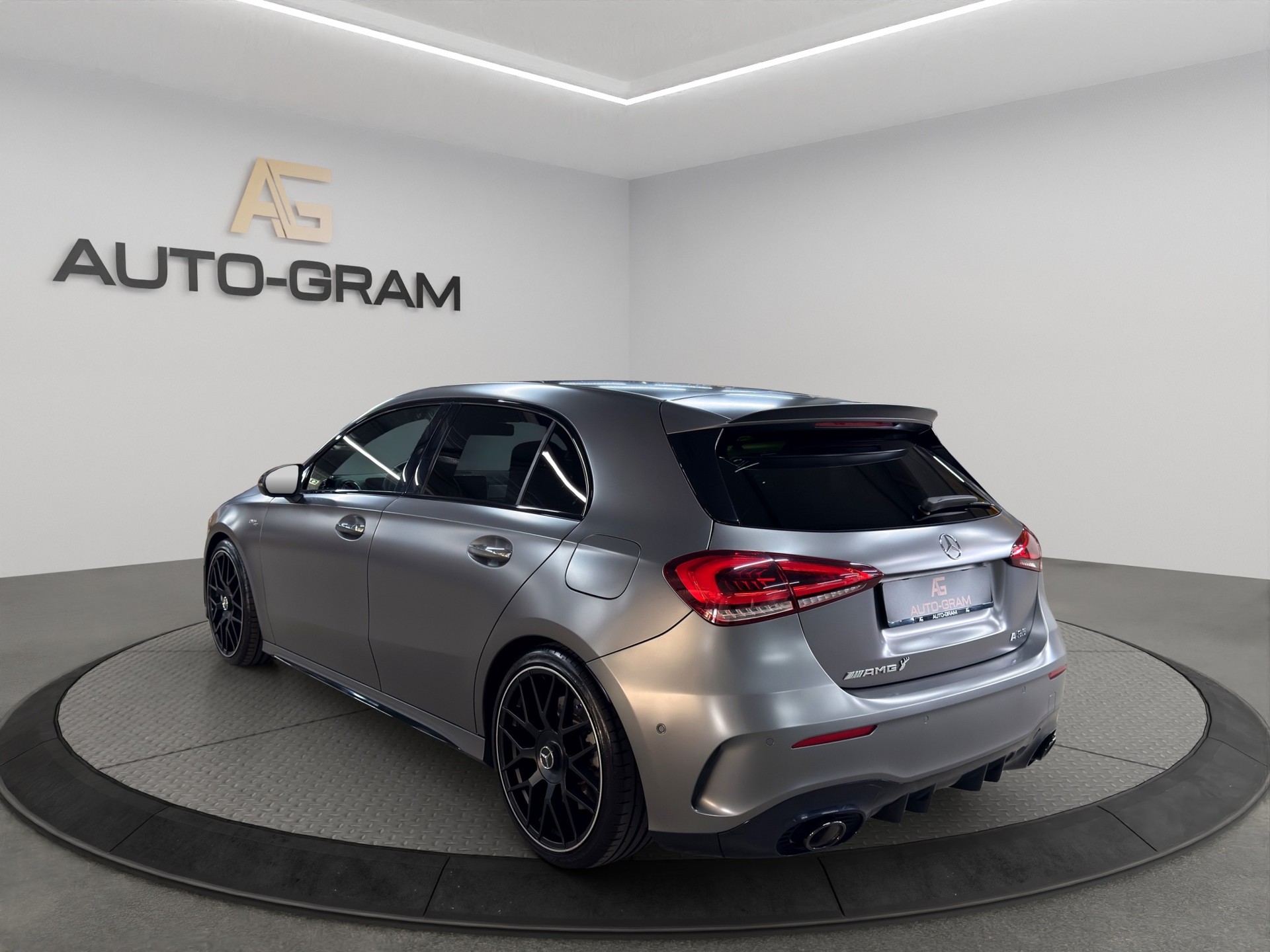 MERCEDES-BENZ A 35 AMG 4Matic Edition 1 Speedshift-showroom-element-2