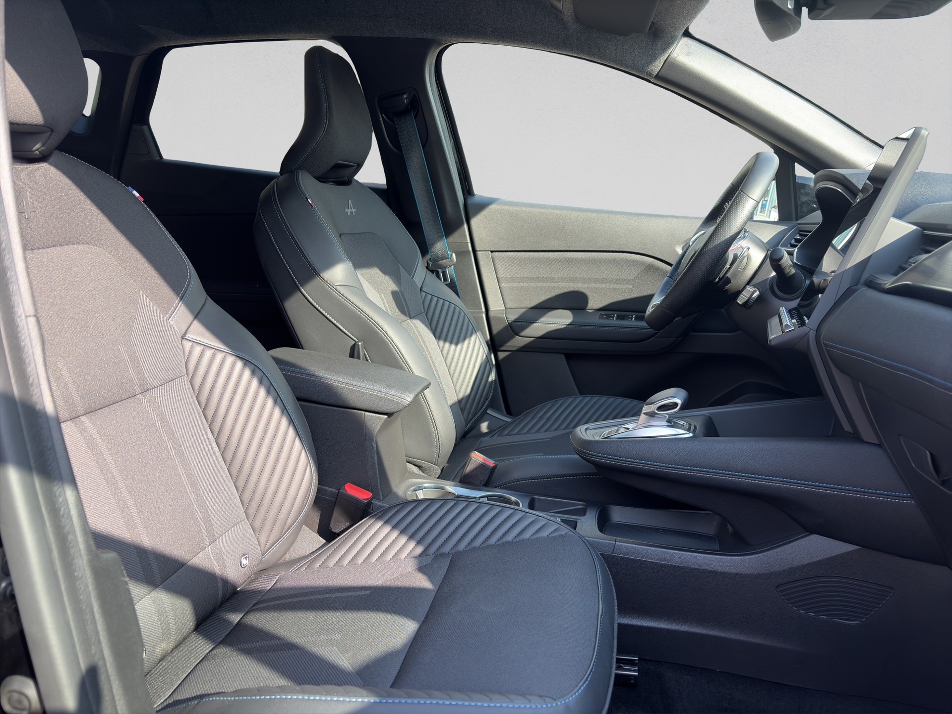 RENAULT Captur 1.3 TCe Esprit Alpine EDC-image-16