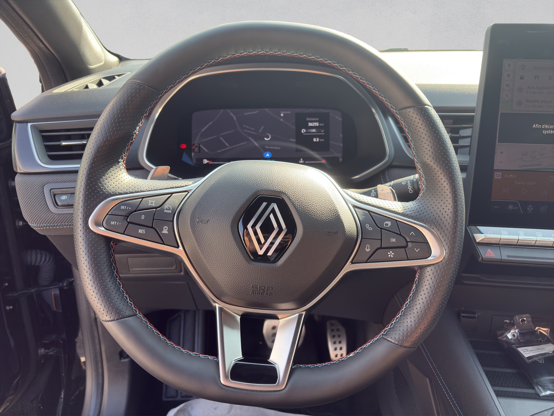 RENAULT Captur 1.3 TCe Esprit Alpine EDC-image-9