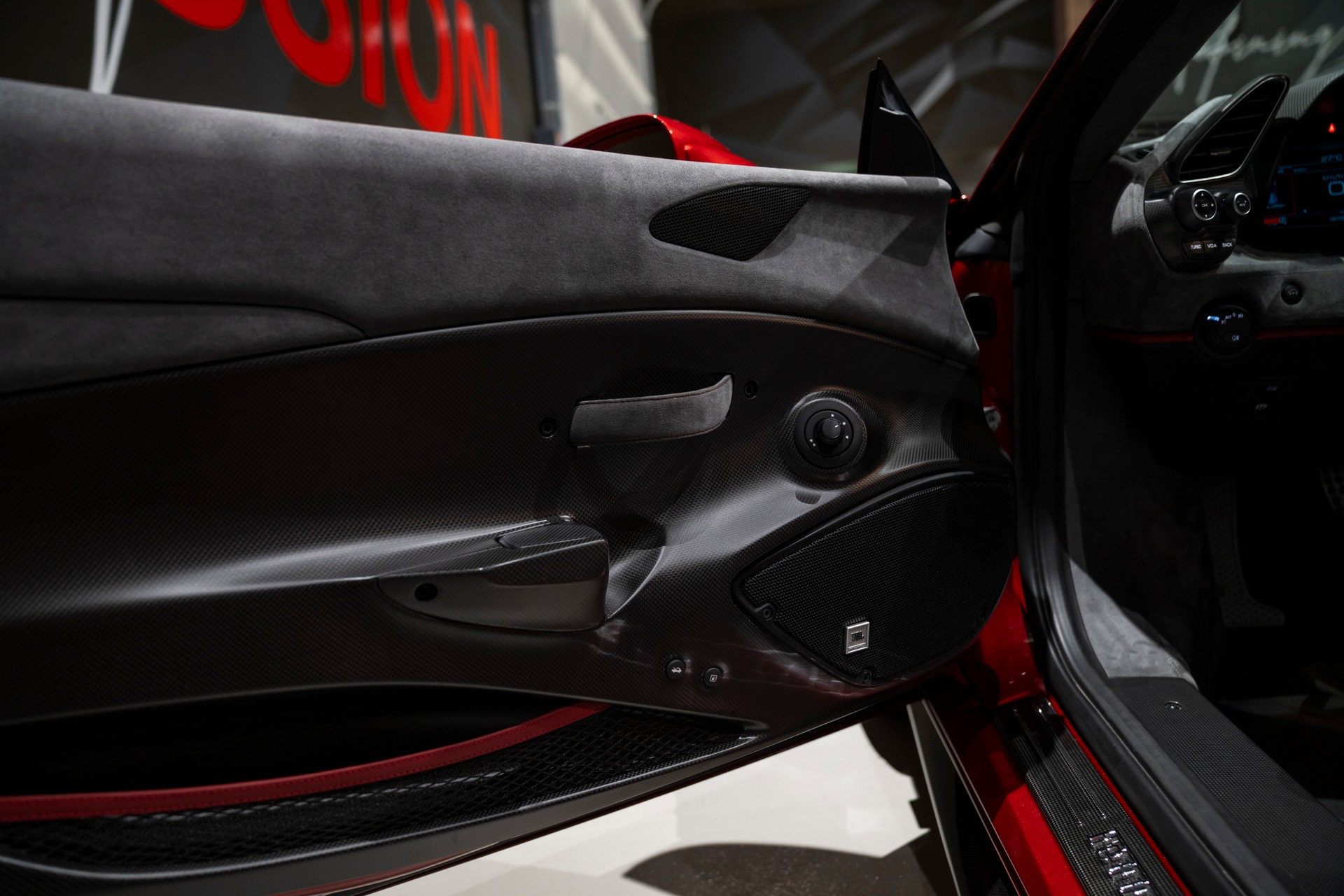 FERRARI 488 Pista Spider 3.9 V8-image-15