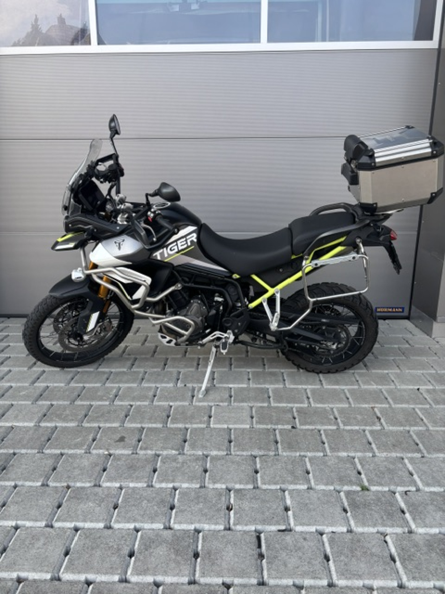 TRIUMPH Tiger 900 Rally Aragon Edition-image-4