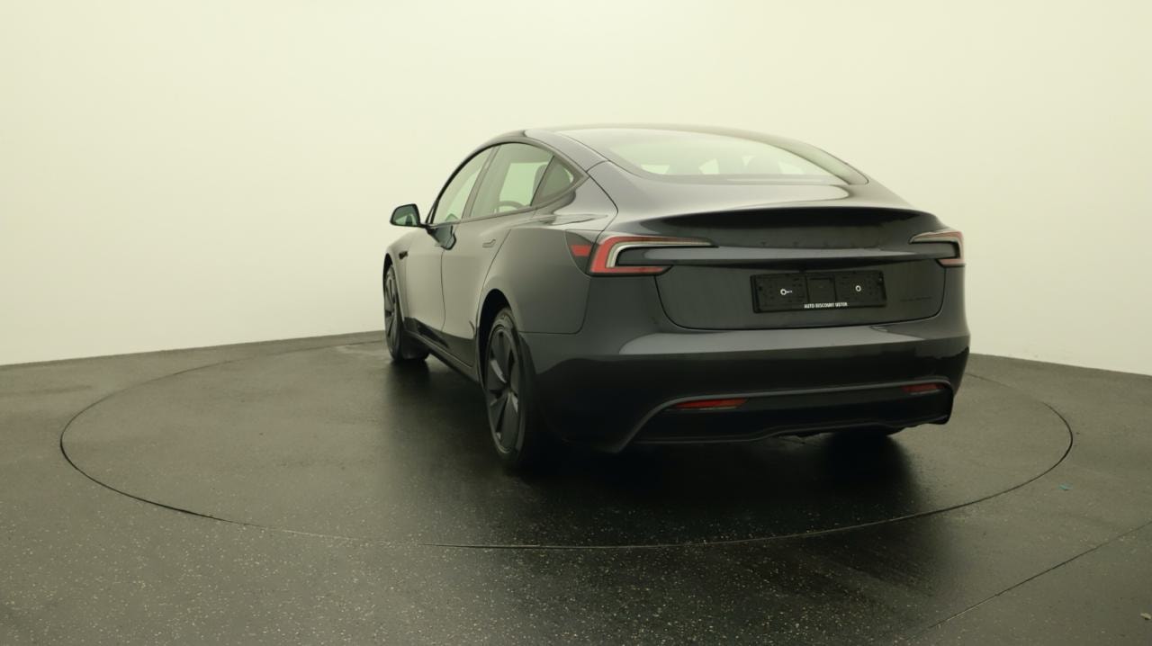 TESLA Model 3 Long Range Dual Motor AWD-showroom-element-3