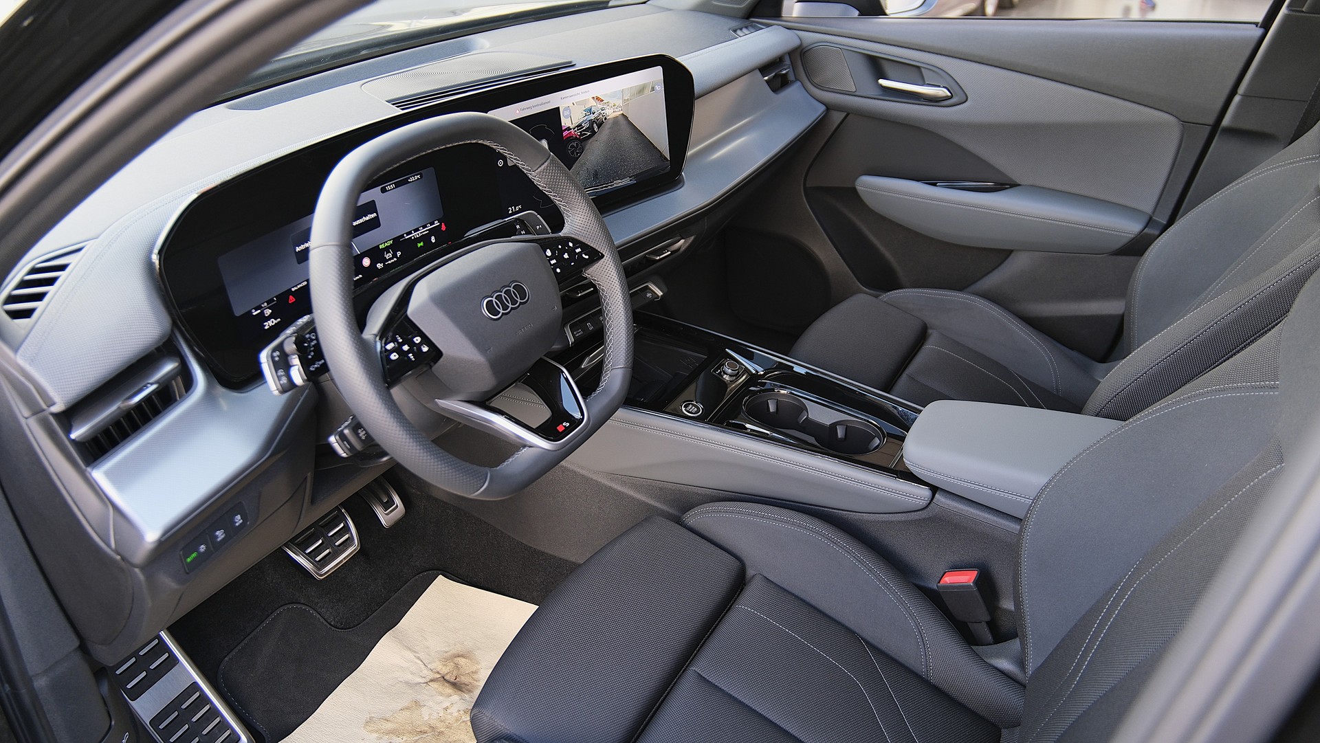 AUDI Q3 Sportback TFSI quattro 150 kW S tronic " S Line "-showroom-element-2