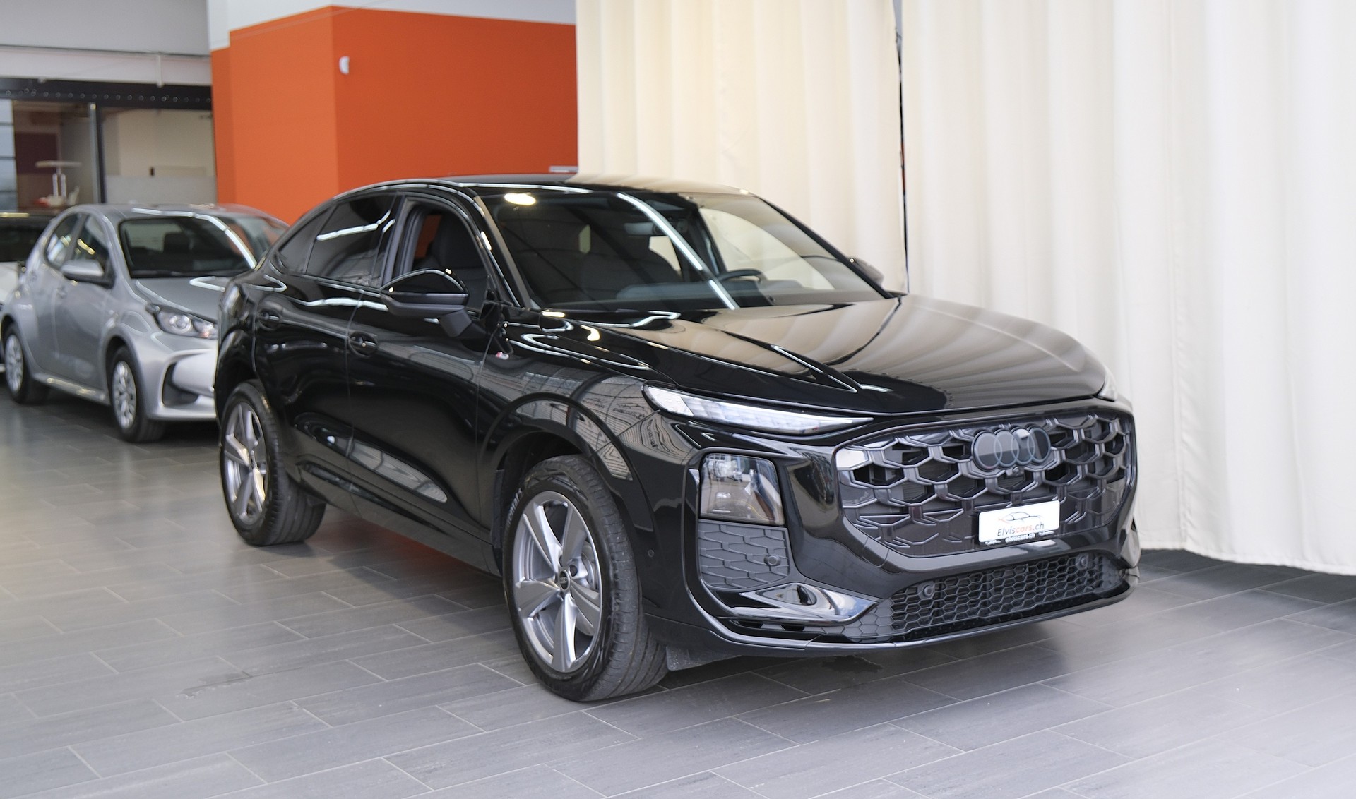 AUDI Q3 Sportback TFSI quattro 150 kW S tronic " S Line "-showroom-element-1