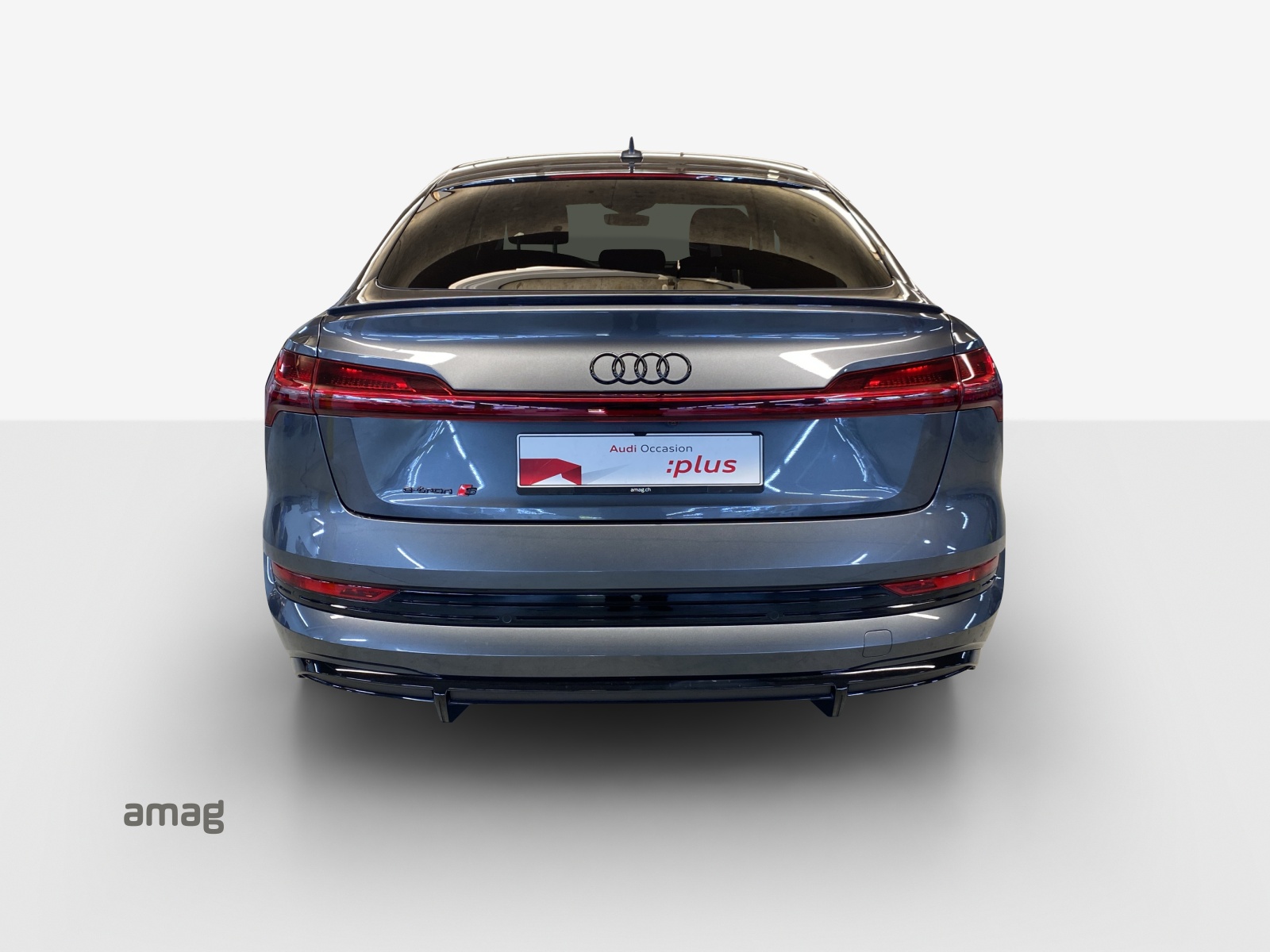 AUDI e-tron S Sportback quattro-showroom-element-3