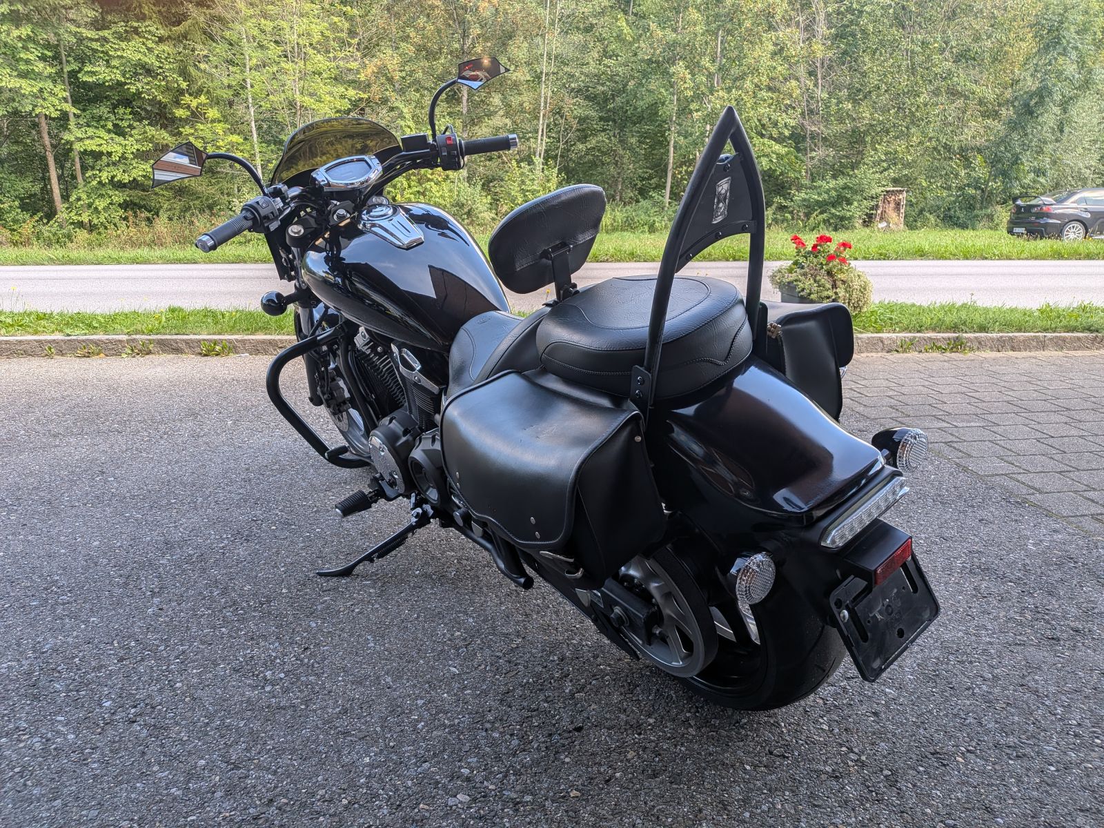 YAMAHA XVS 1300 Custom-image-4