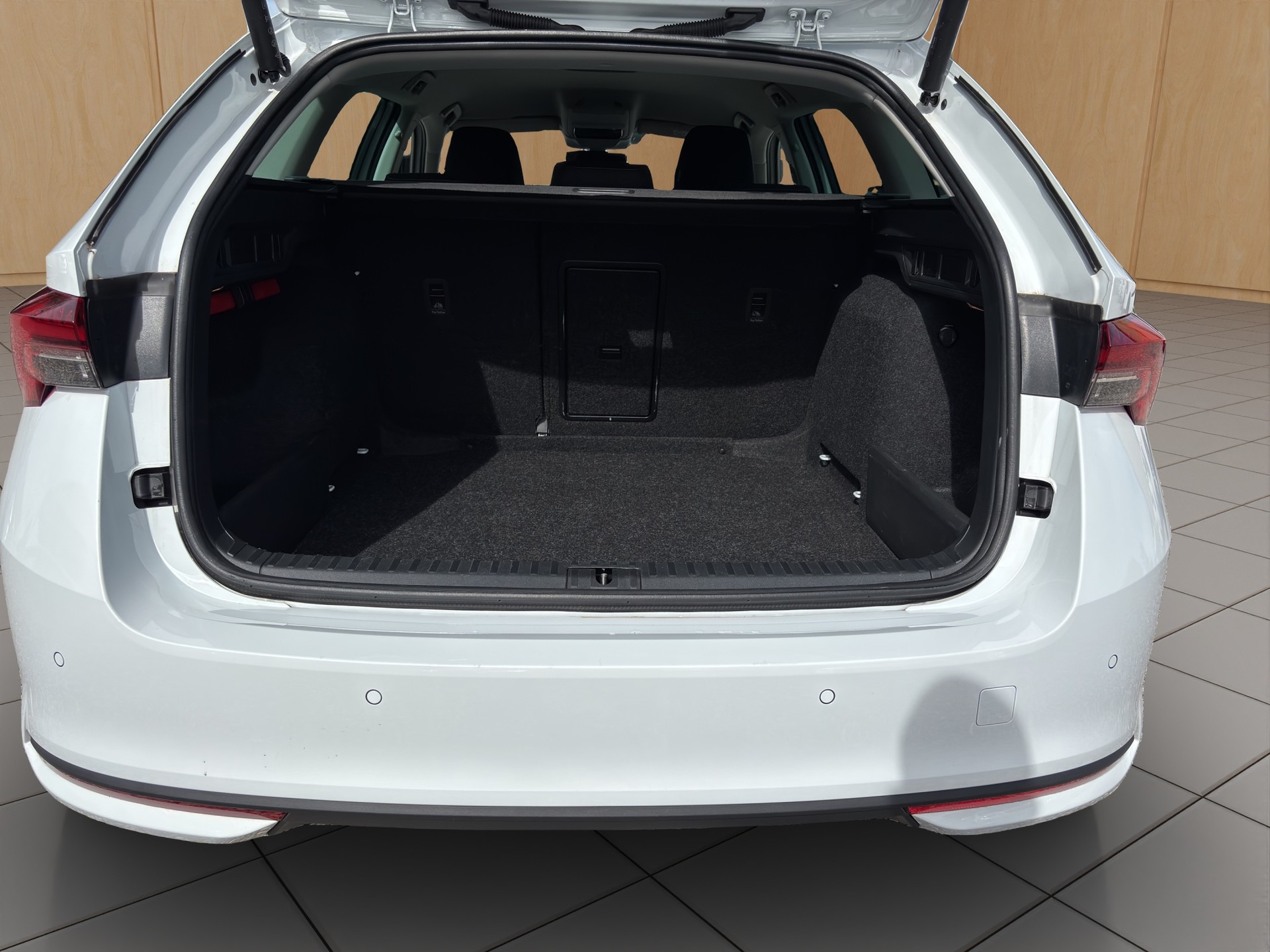 SKODA Octavia Combi 2.0 TDI DSG Selection-image-7