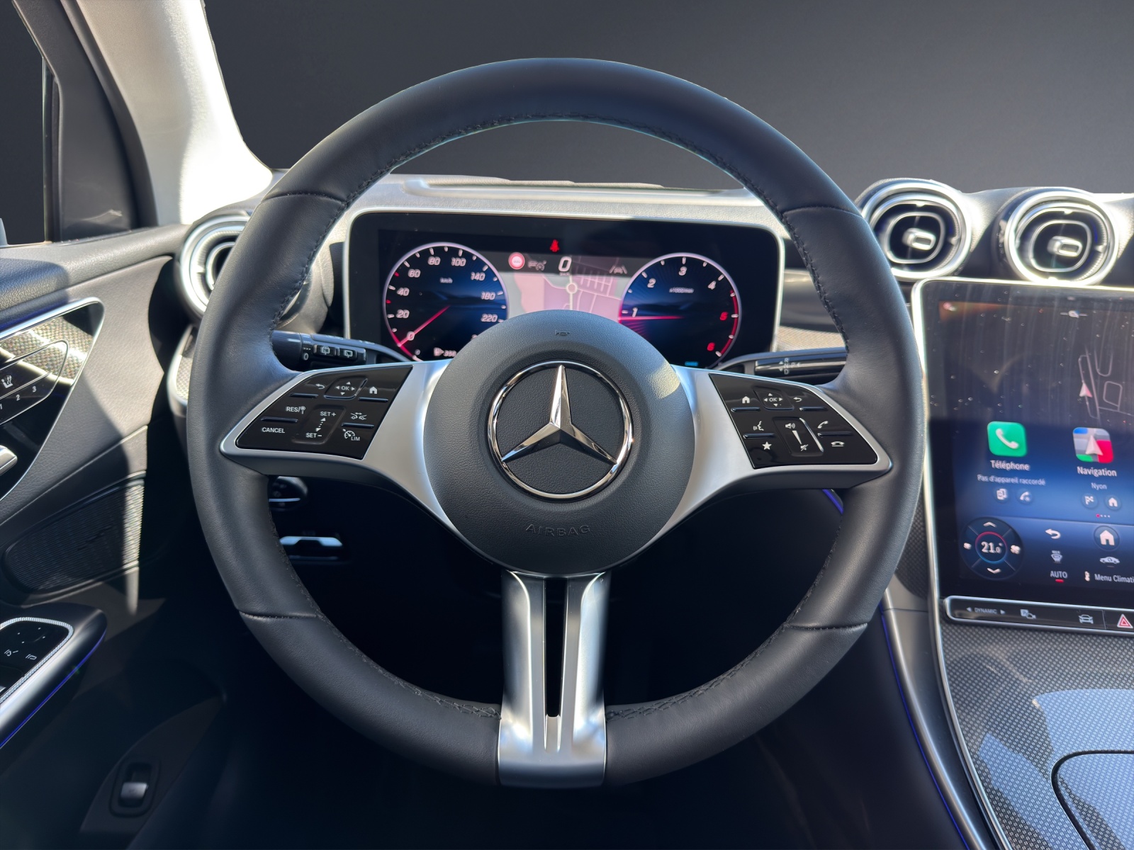 MERCEDES-BENZ GLC 220 d 4Matic 9G-Tronic-image-13