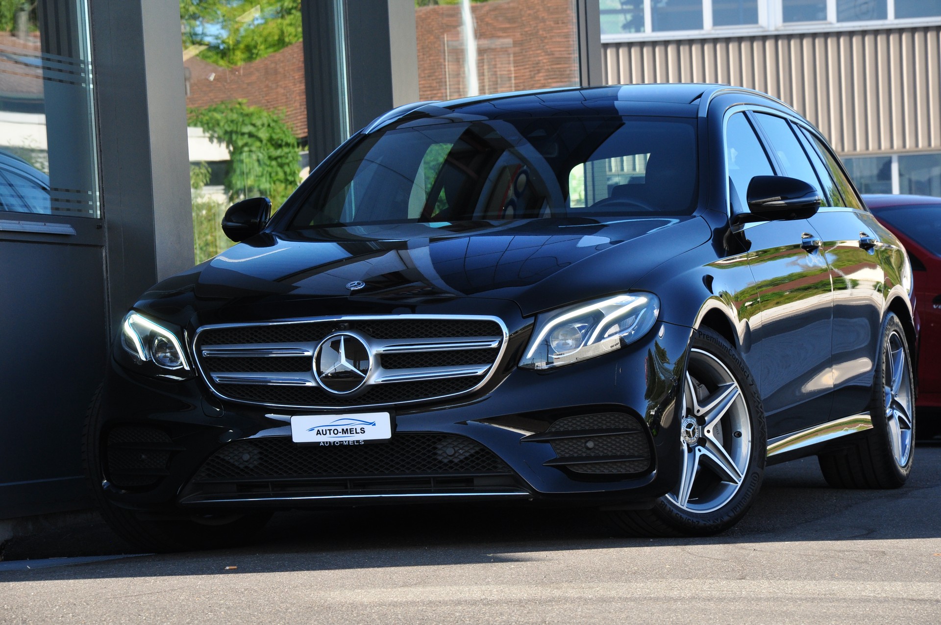 MERCEDES-BENZ E 220 d Swiss Star AMG Line 4Matic 9G-Tronic-showroom-element-1
