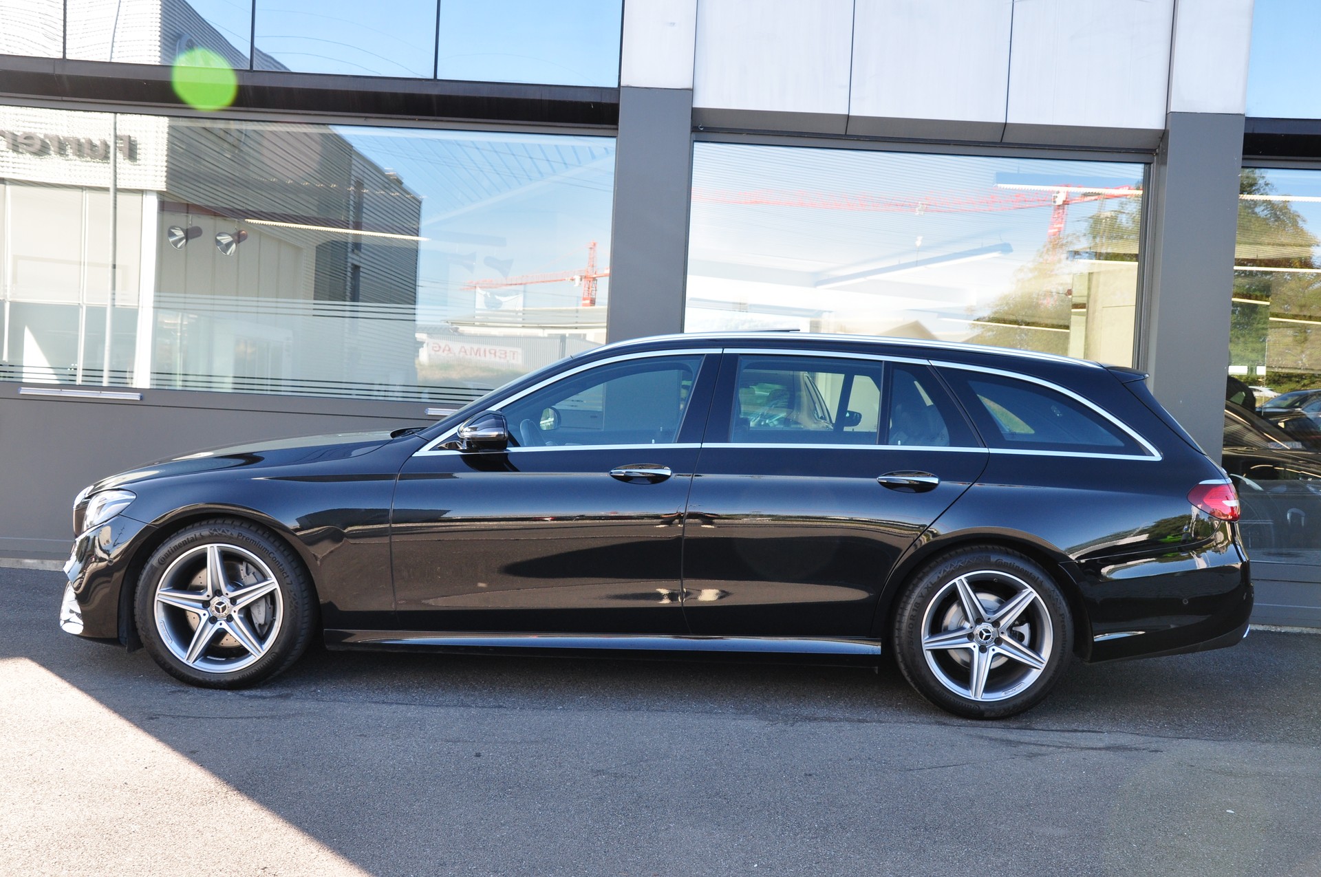 MERCEDES-BENZ E 220 d Swiss Star AMG Line 4Matic 9G-Tronic-image-4