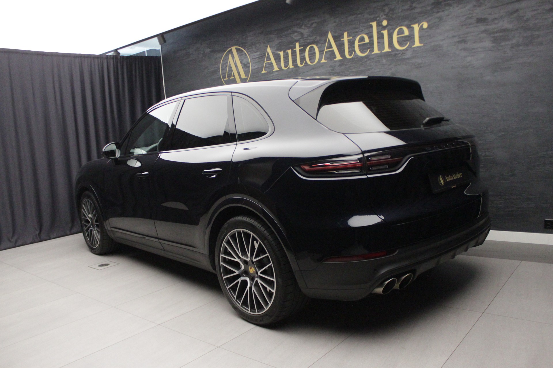 PORSCHE Cayenne S-image-16