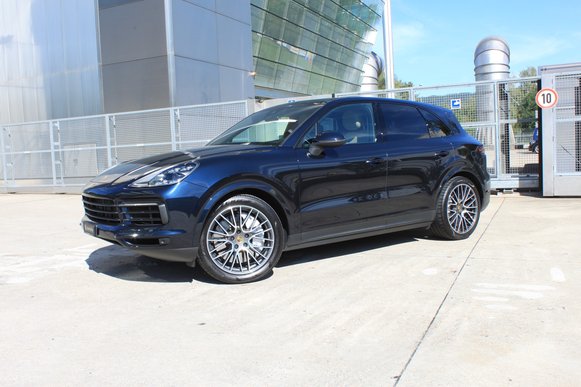 PORSCHE Cayenne S-image-9