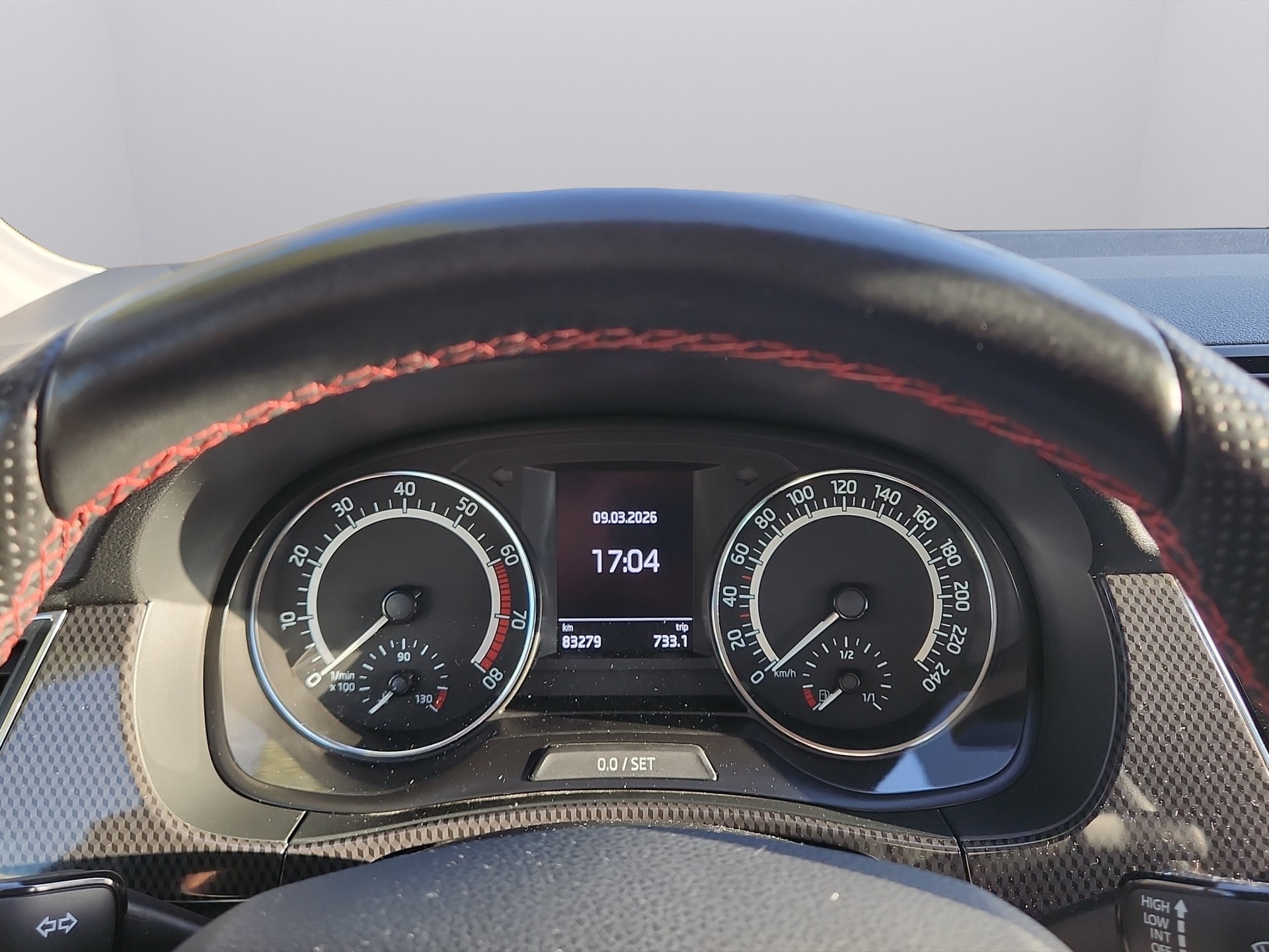 SKODA Fabia 1.4 TSI R5 DSG-image-11