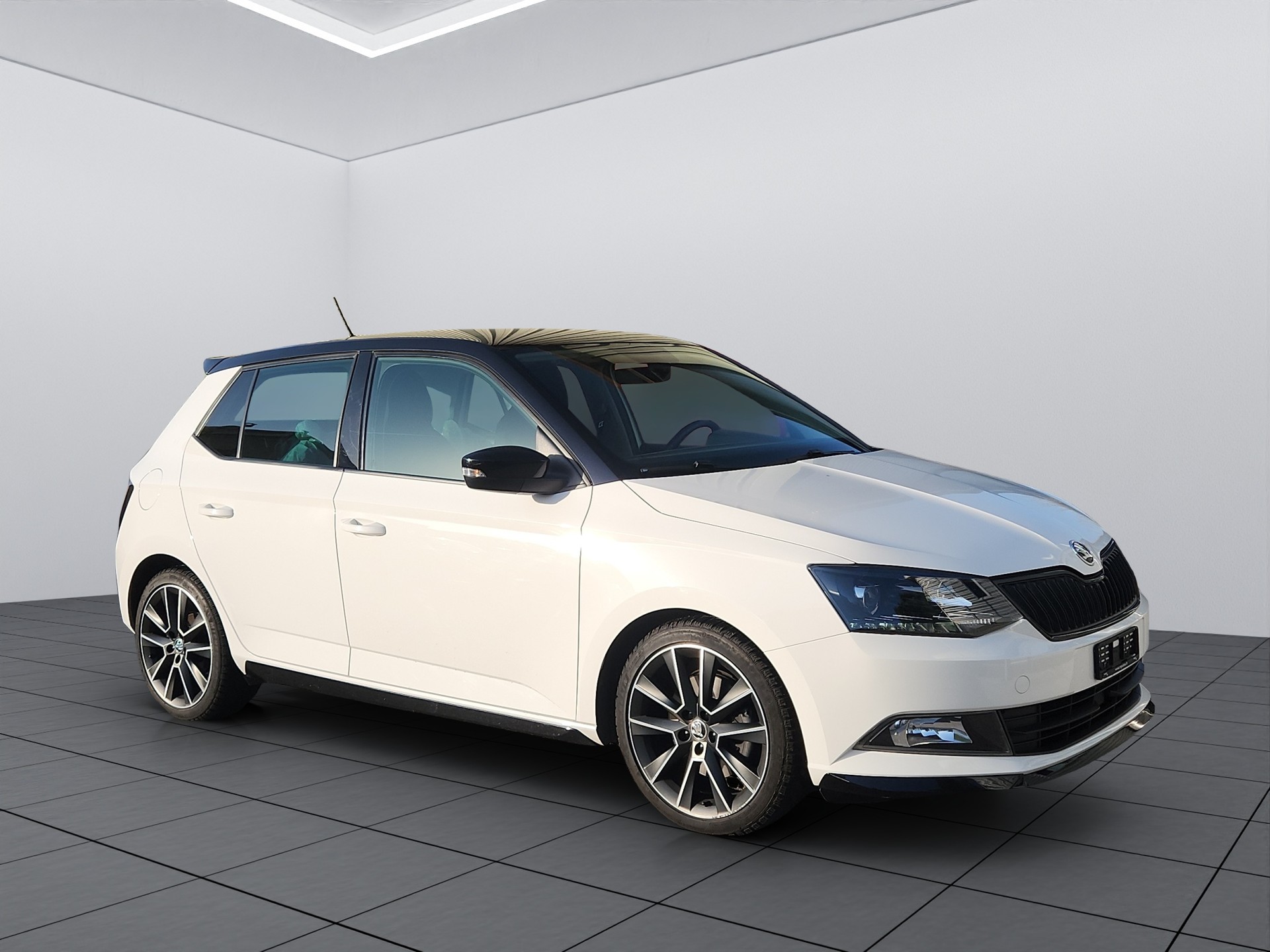 SKODA Fabia 1.4 TSI R5 DSG-showroom-element-2