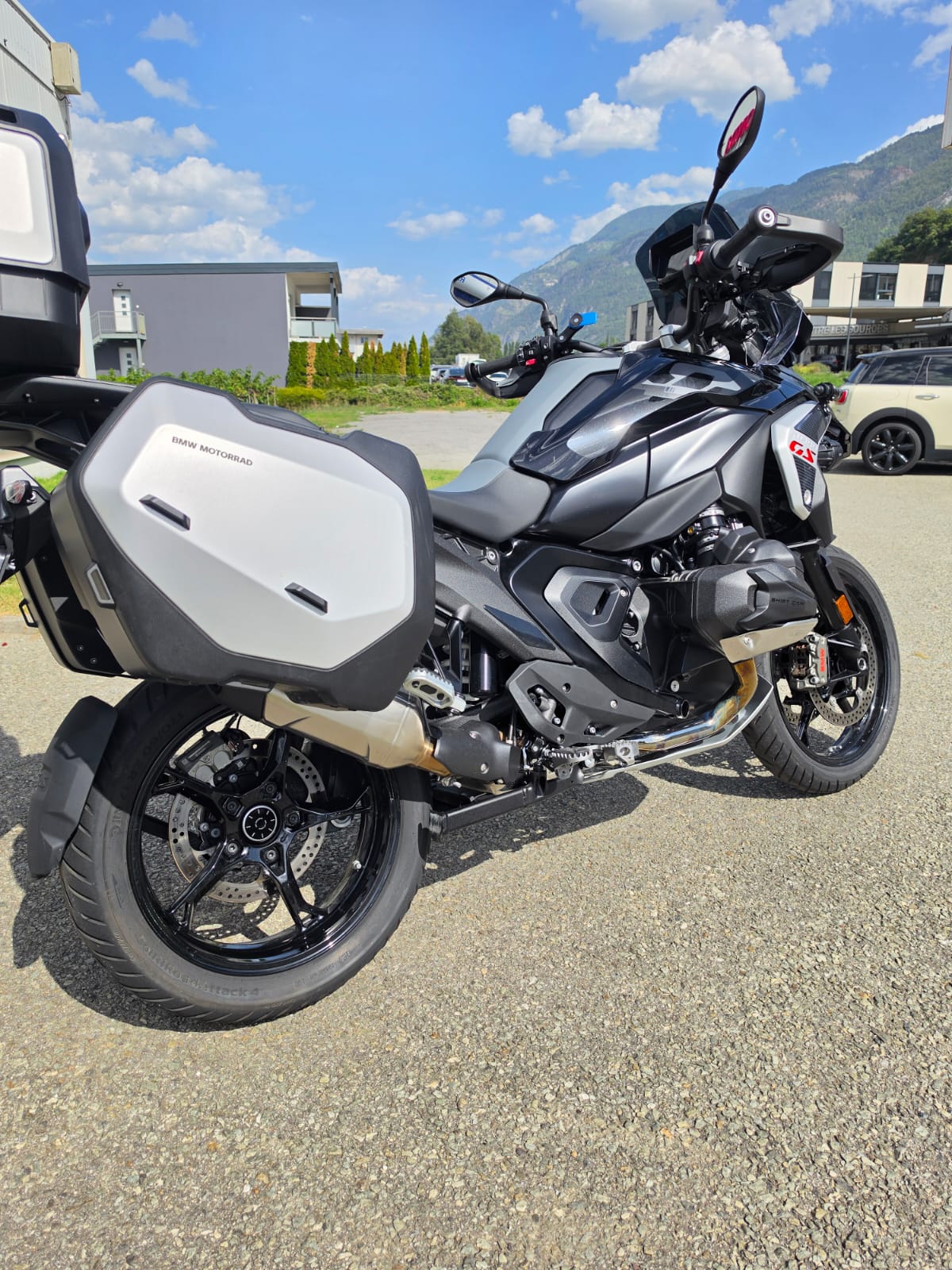 BMW R 1300 GS-image-6