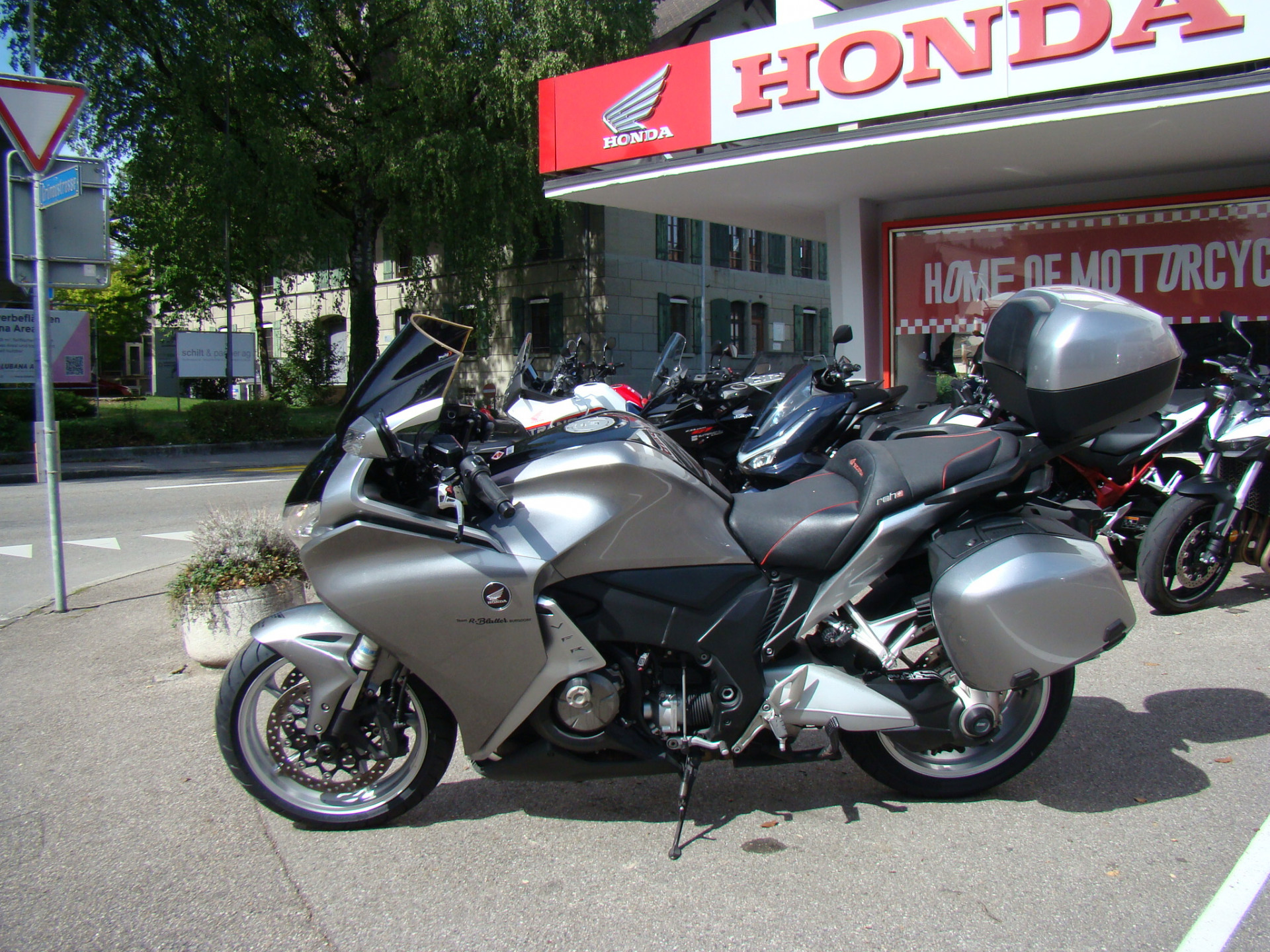 HONDA VFR 1200 FA-image-0