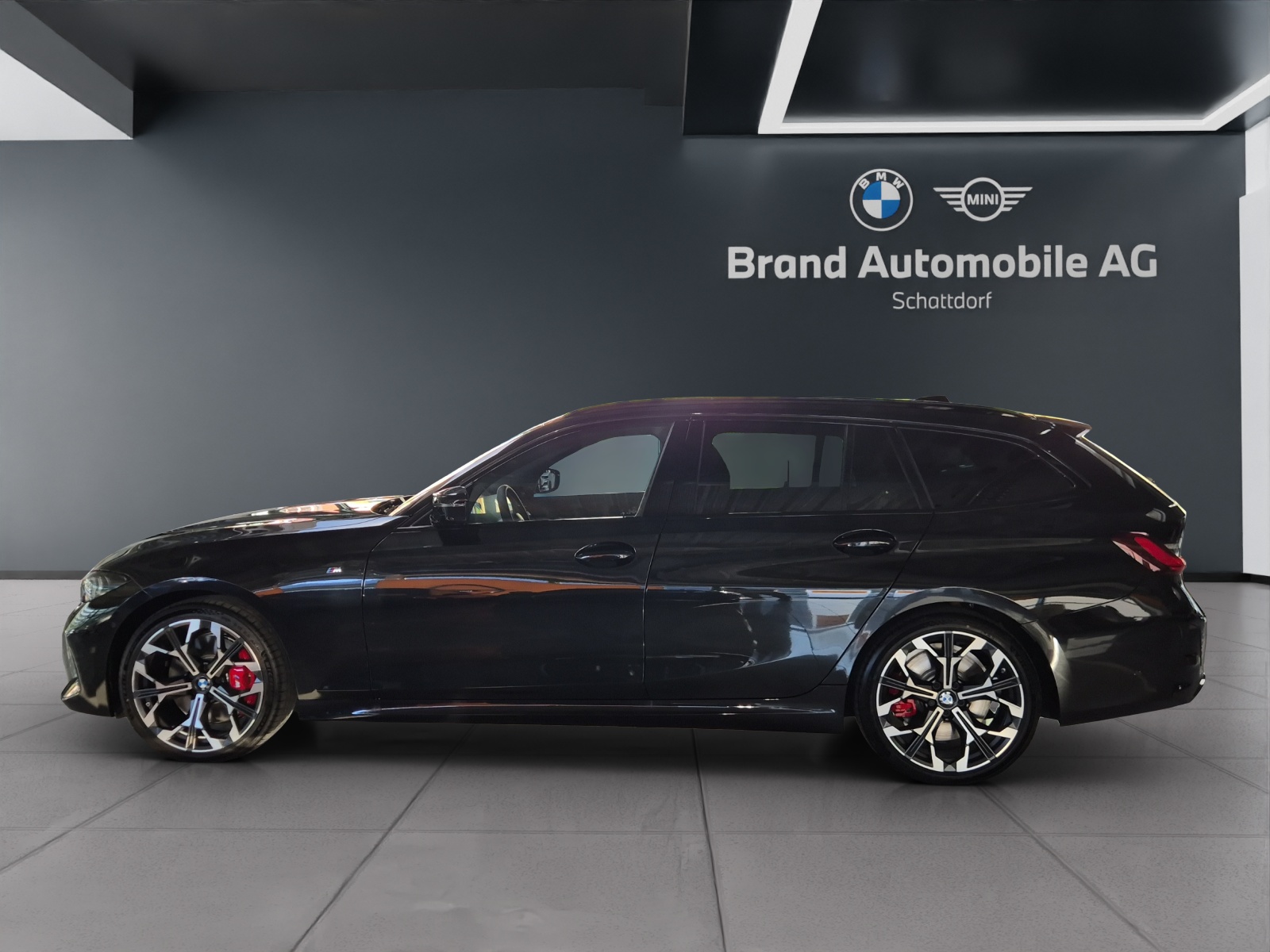 BMW M340i xDrive Touring-showroom-element-1