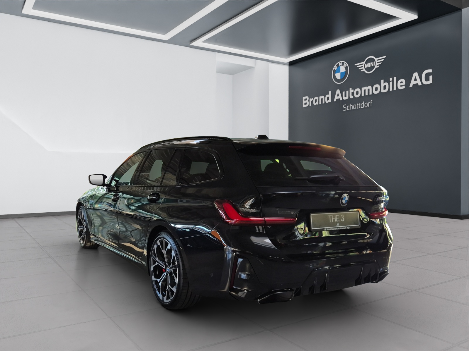 BMW M340i xDrive Touring-showroom-element-2
