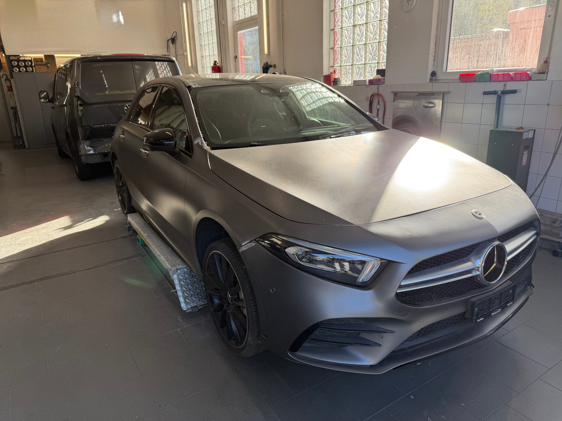 MERCEDES-BENZ A 35 AMG 4Matic Speedshift-showroom-element-2